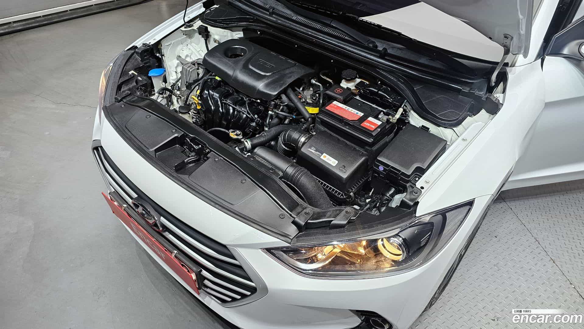 AVANTE Hyundai 2017.9-INNER-006