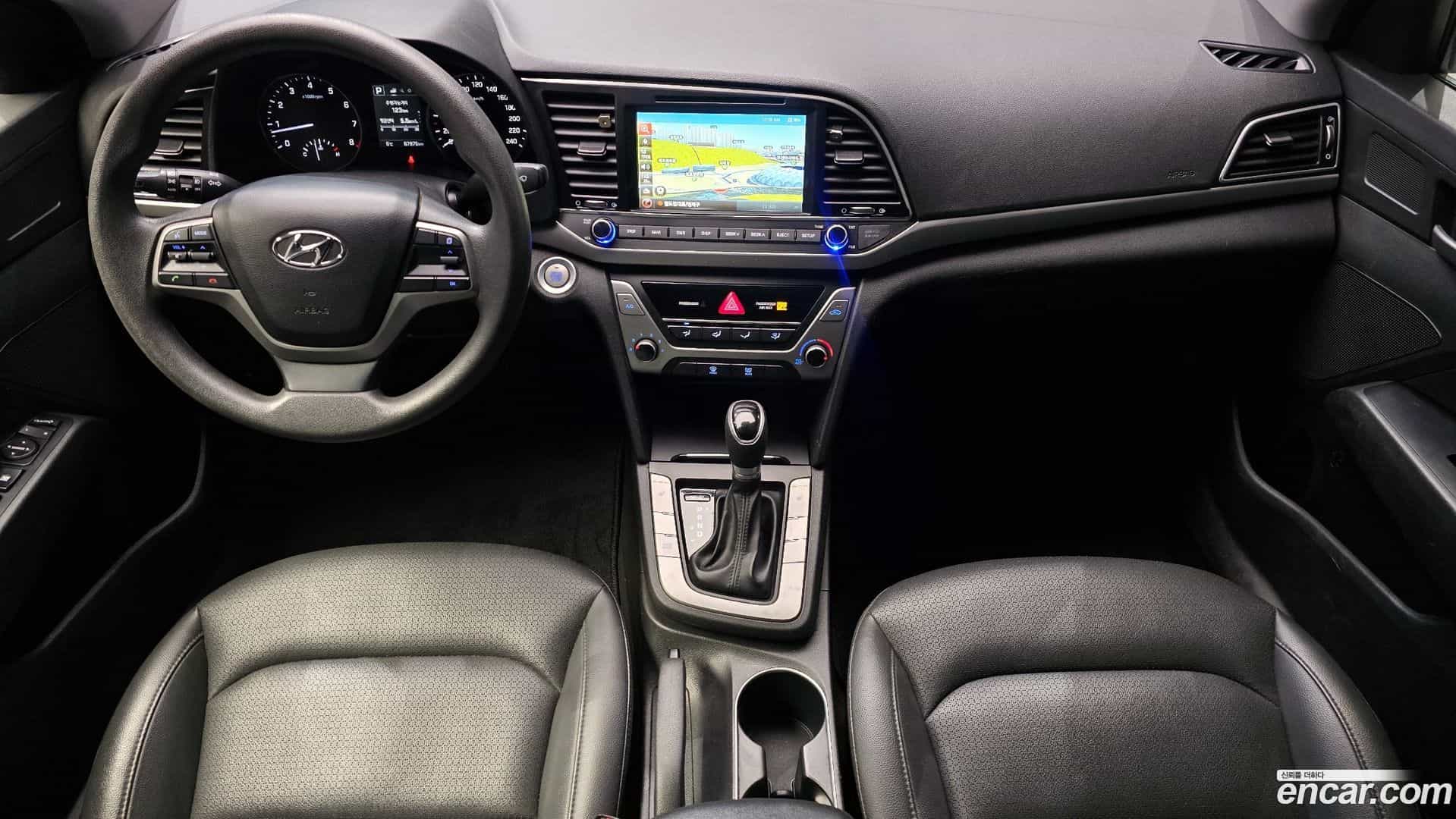 AVANTE Hyundai 2017.9-INNER-007