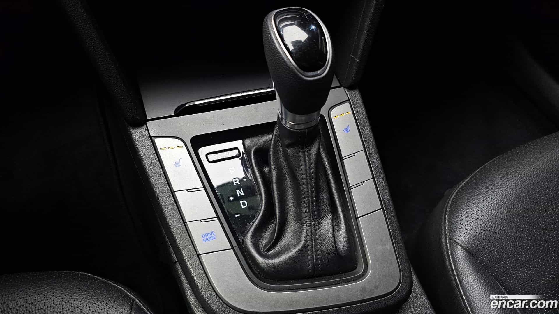 AVANTE Hyundai 2017.9-INNER-009