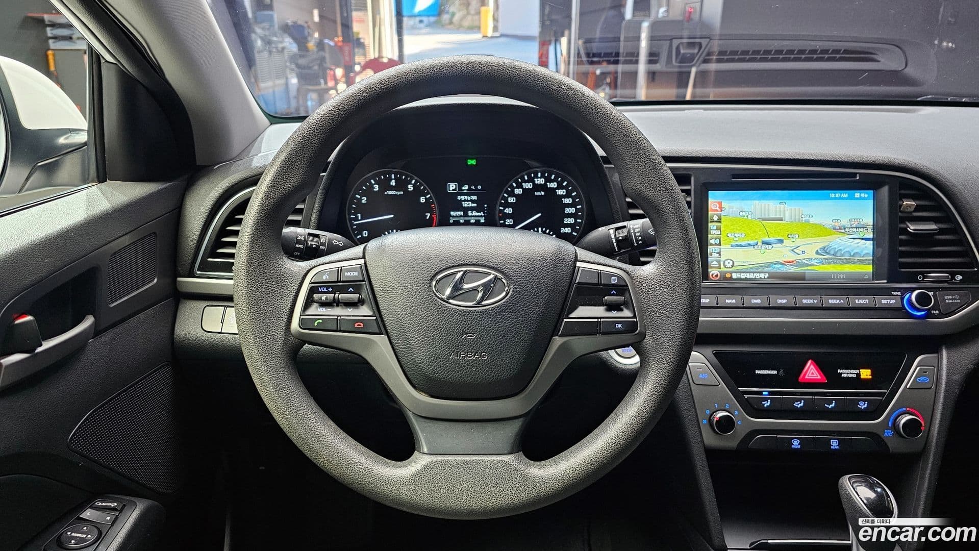 Main__Slider__Photo:AVANTE Hyundai 2017.9-13