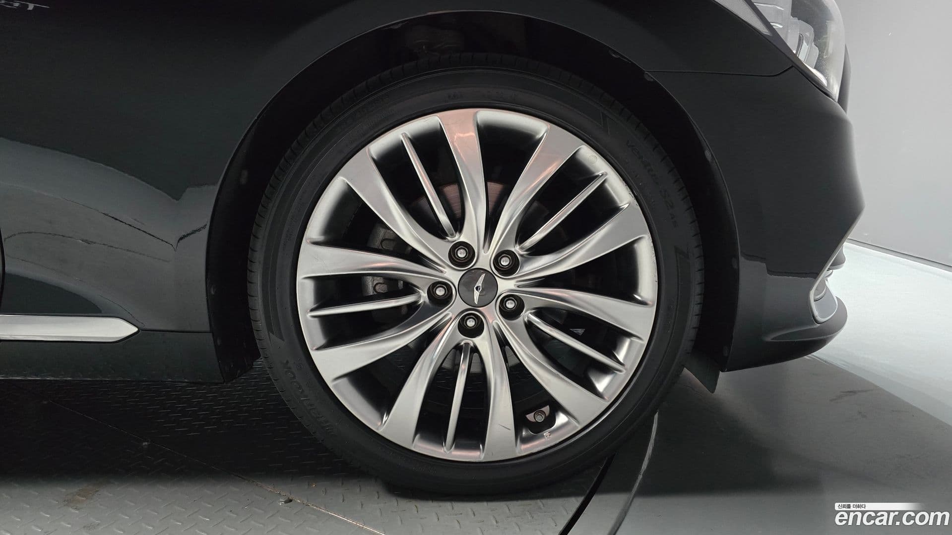 Main__Slider__Photo:G80 Genesis 2017.1-4