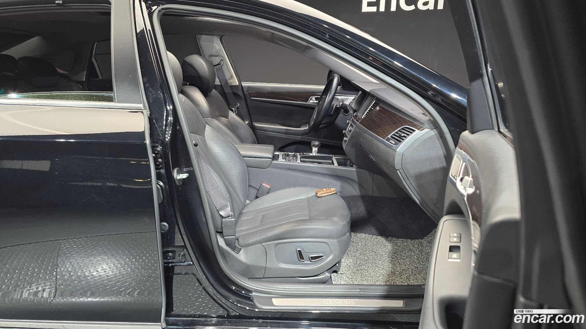 Main__Slider__Photo:G80 Genesis 2017.1-9