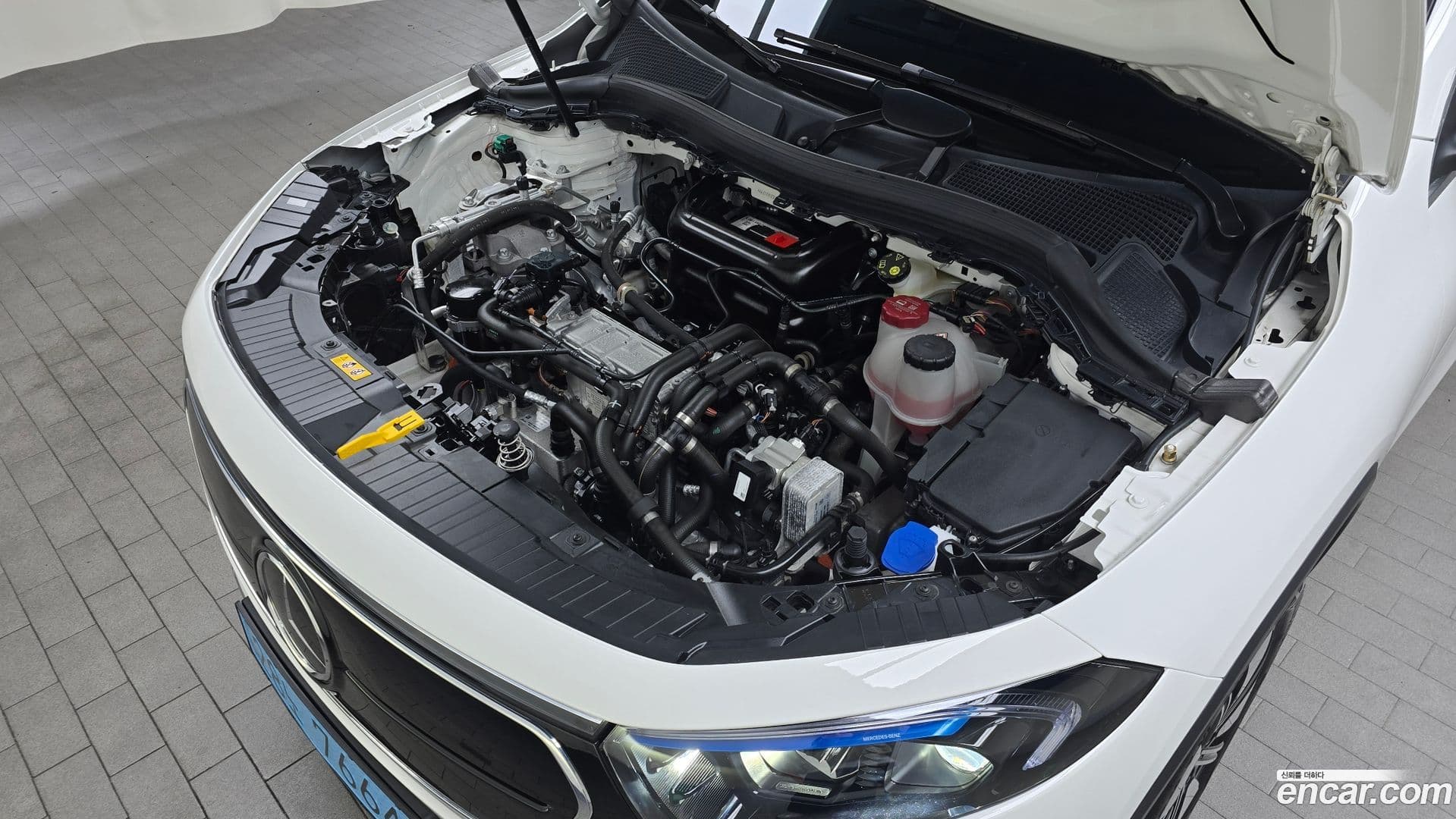 Main__Slider__Photo:EQA Mercedes-Benz 2023.4-5