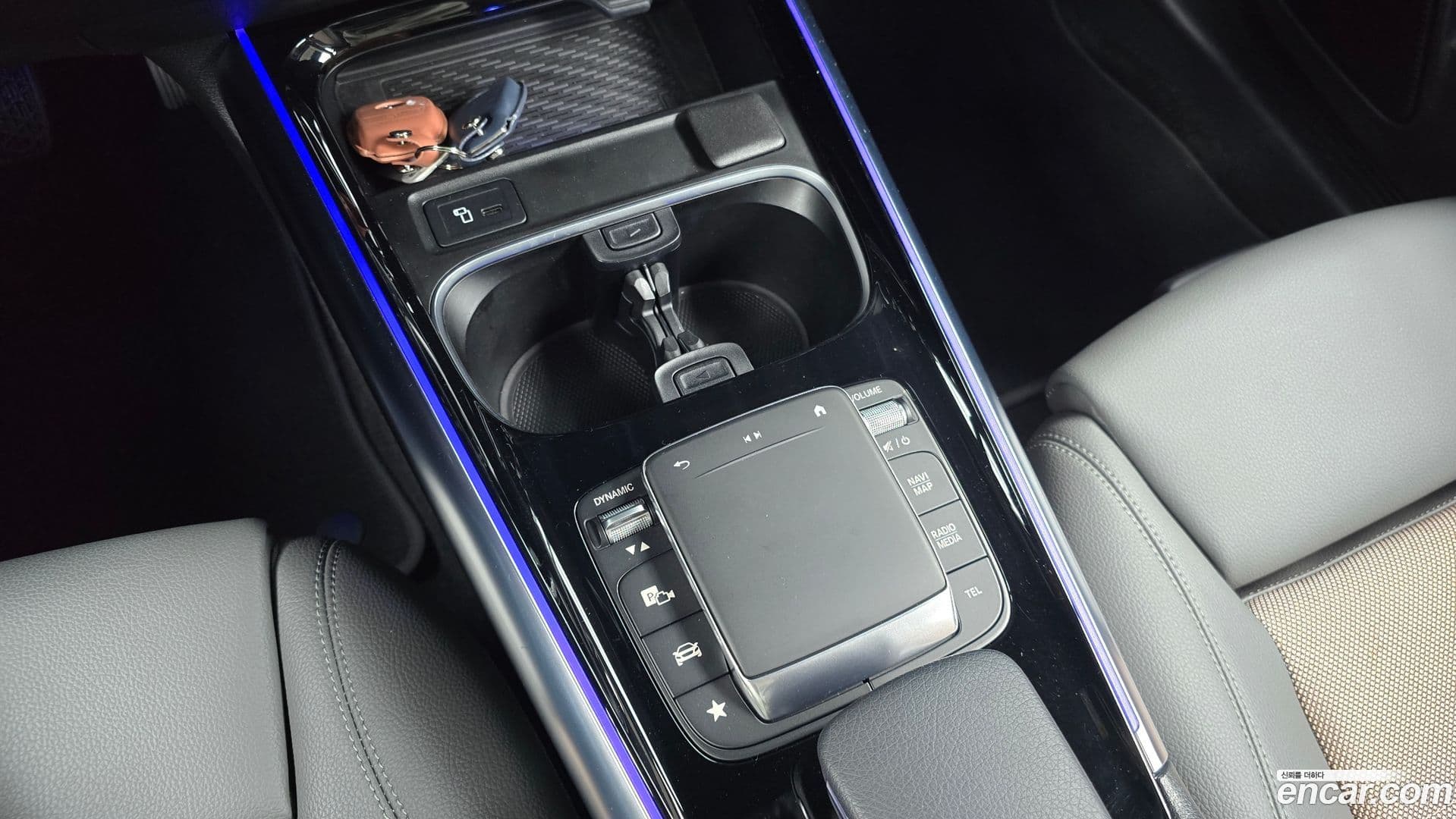 Main__Slider__Photo:EQA Mercedes-Benz 2023.4-8