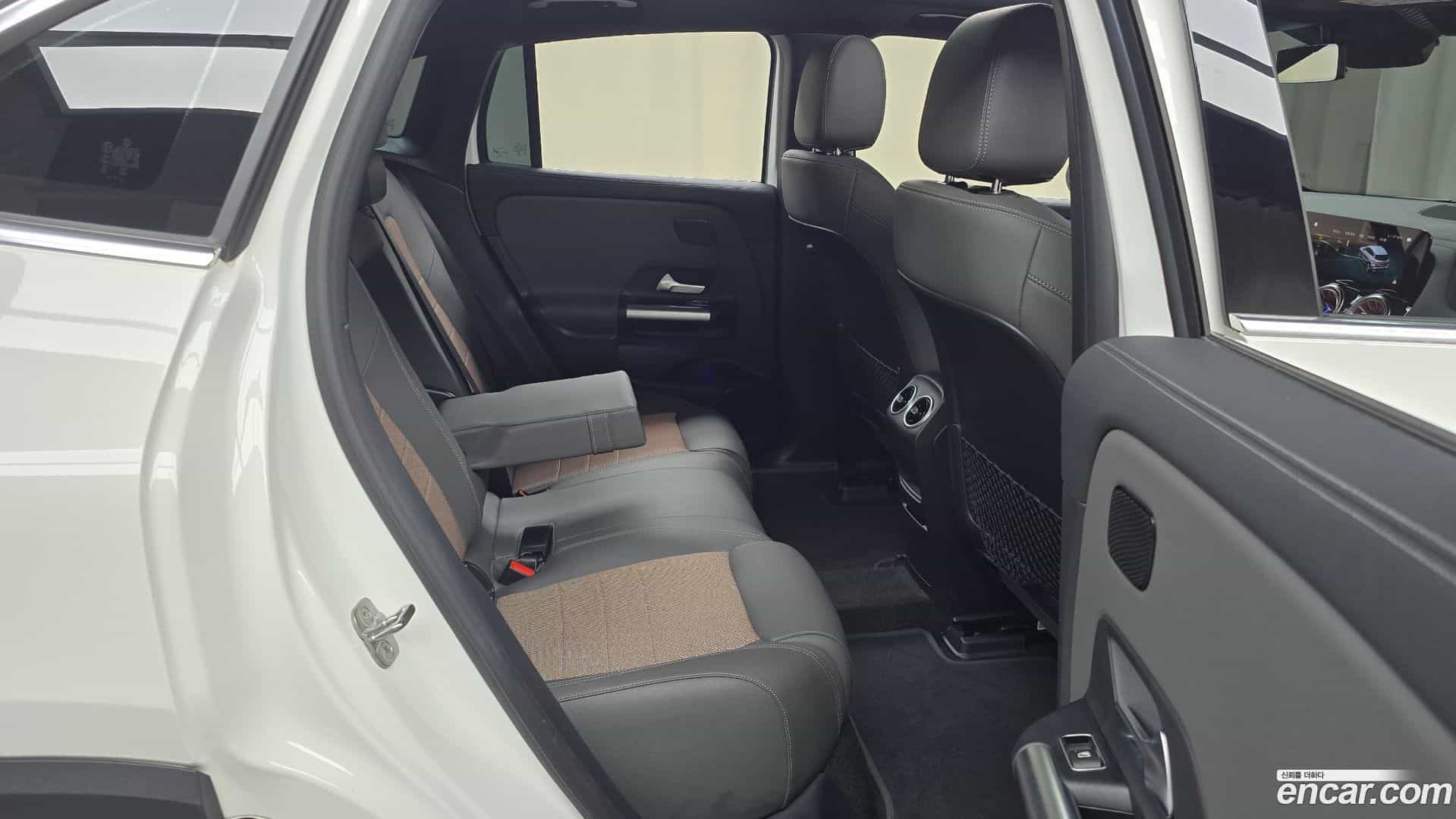 EQA Mercedes-Benz 2023.4-OPTION-016