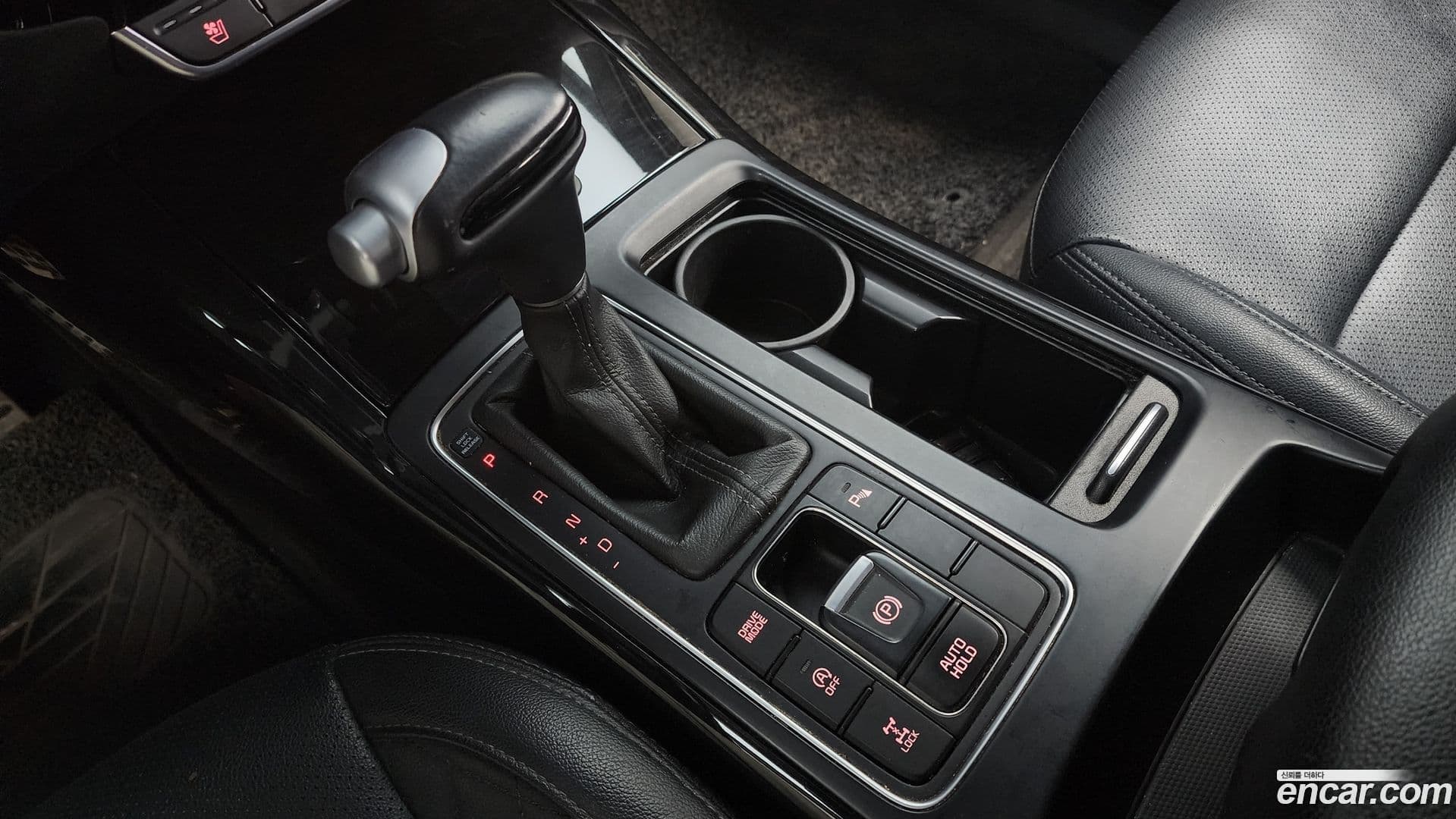 Main__Slider__Photo:Sorento Kia 2020.1-8