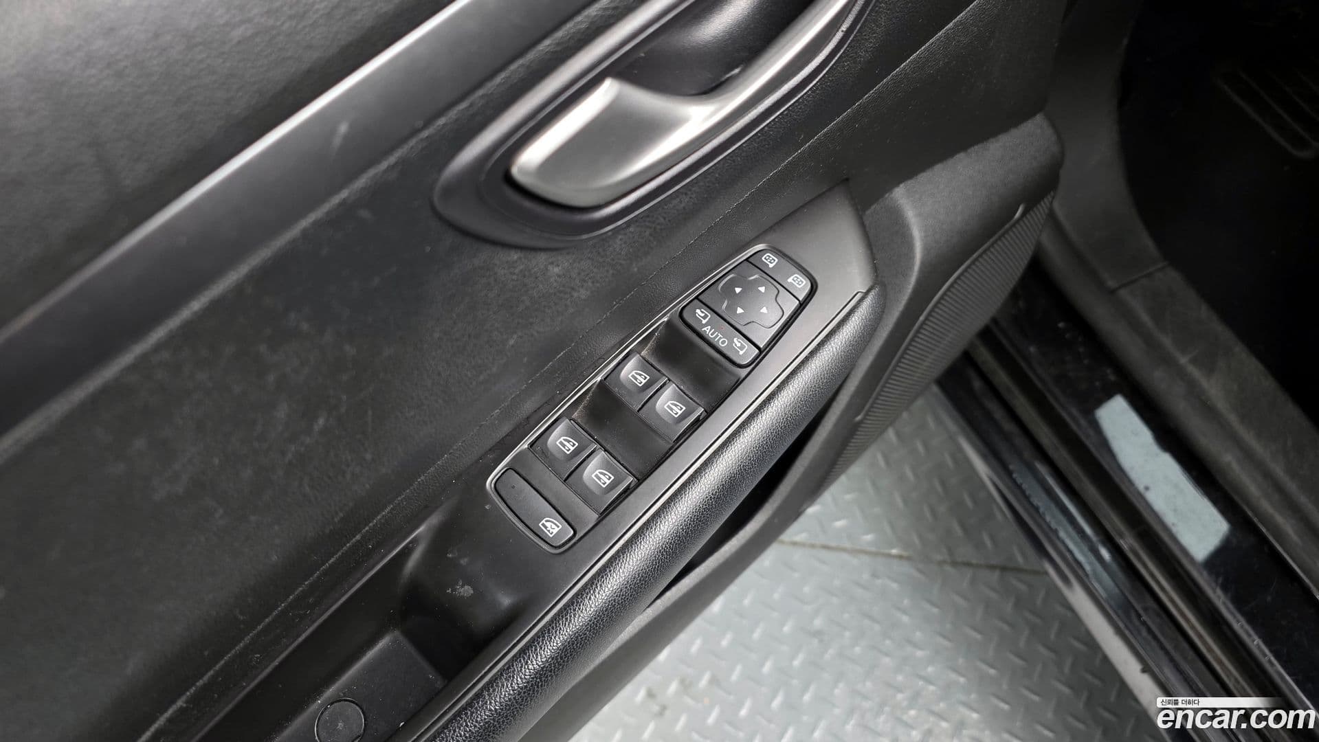 Main__Slider__Photo:SM6 Renault-KoreaSamsung 2017.4-18