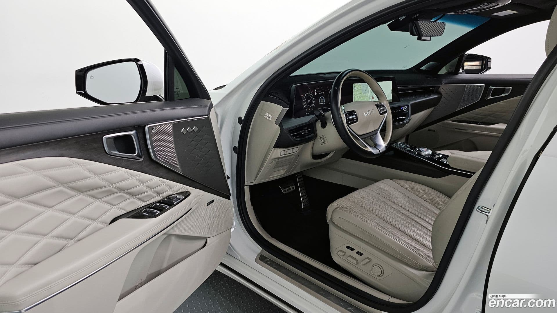 Main__Slider__Photo:K8 Kia 2023.4-10