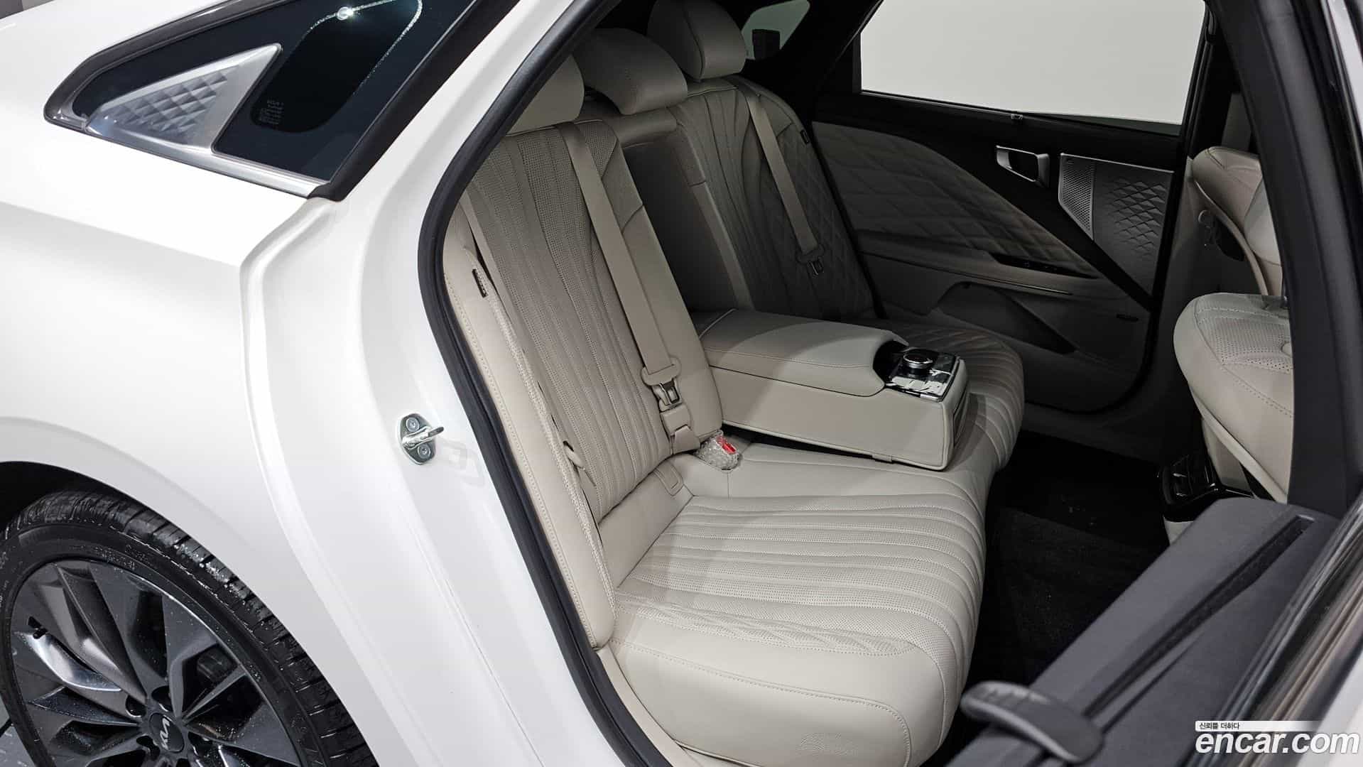 K8 Kia 2023.4-OPTION-016