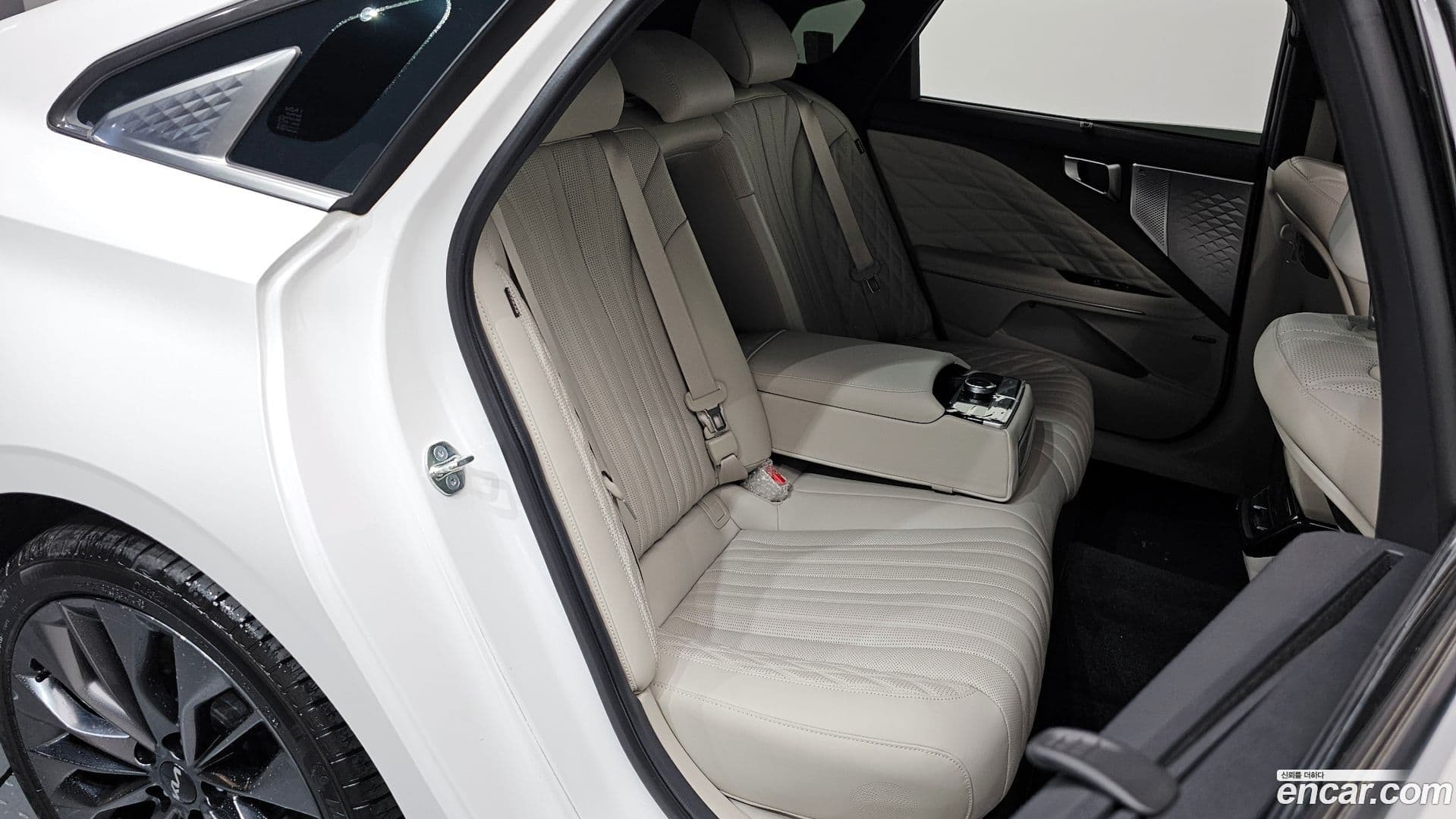 Main__Slider__Photo:K8 Kia 2023.4-11