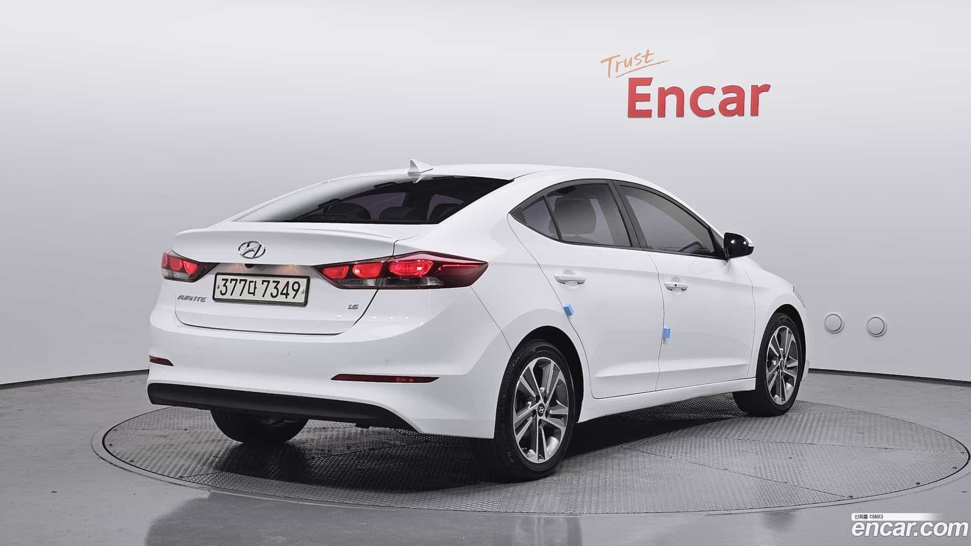 AVANTE Hyundai 2018.4-OUTER-002