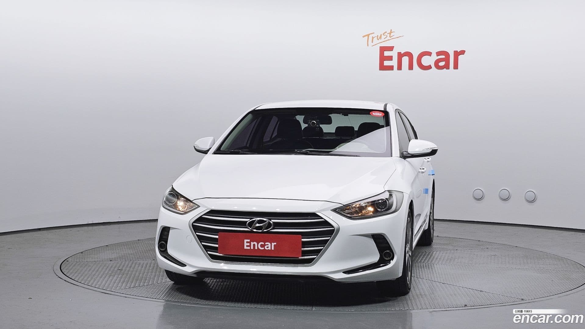 Main__Slider__Photo:AVANTE Hyundai 2018.4-2