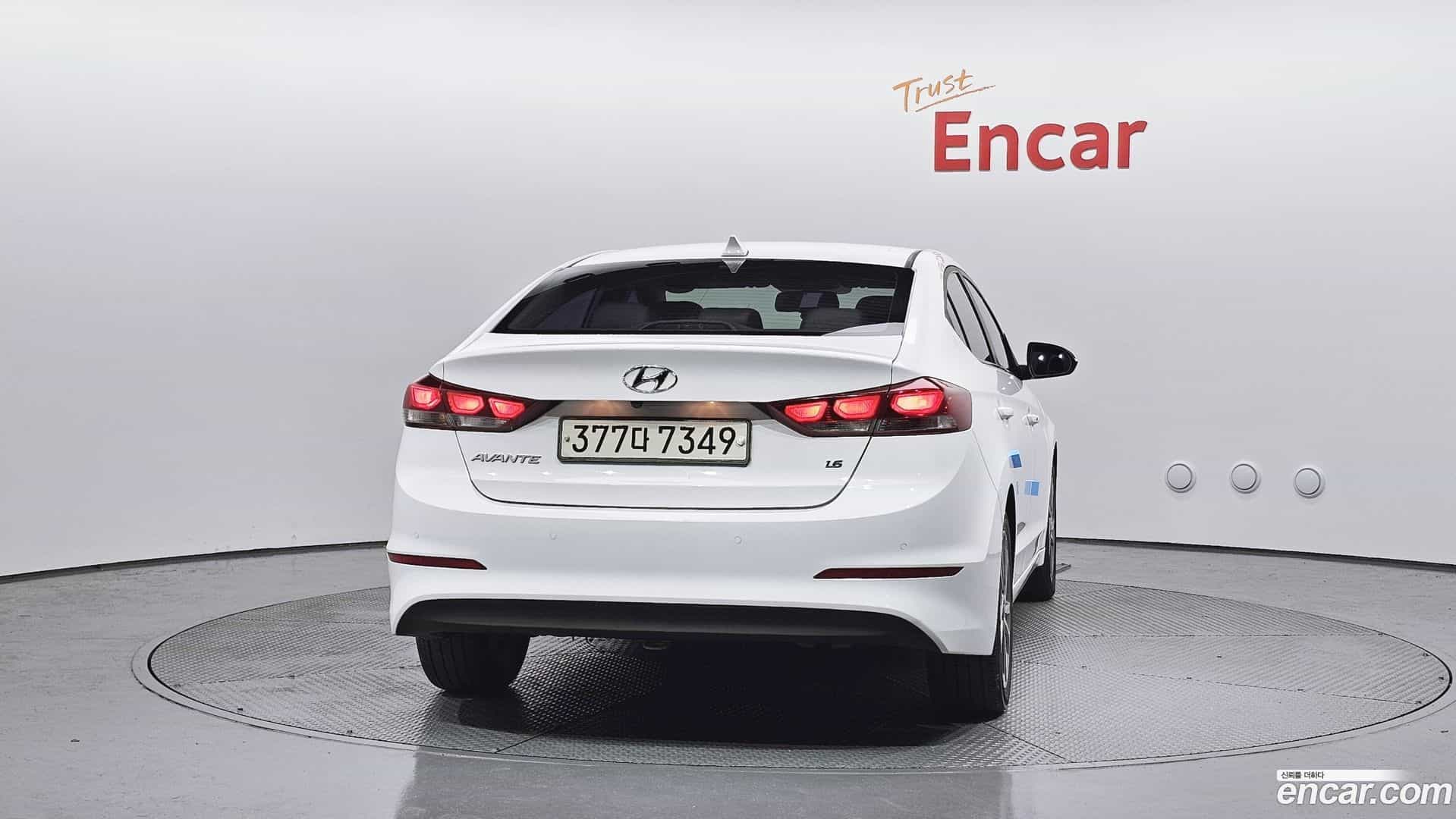 AVANTE Hyundai 2018.4-OUTER-004