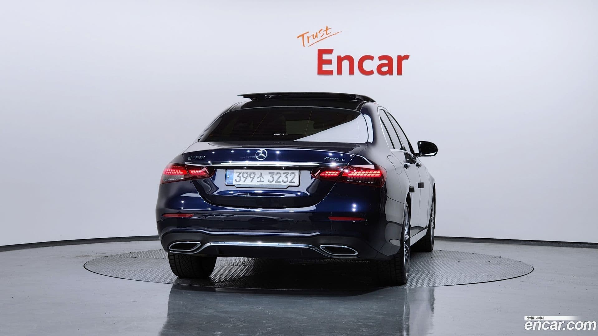 Main__Slider__Photo:E-Class Mercedes-Benz 2020.11-3