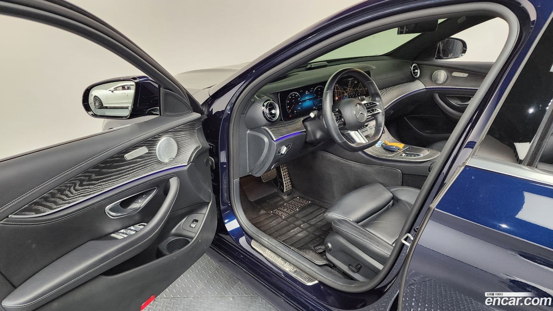 Main__Slider__Photo:E-Class Mercedes-Benz 2020.11-9