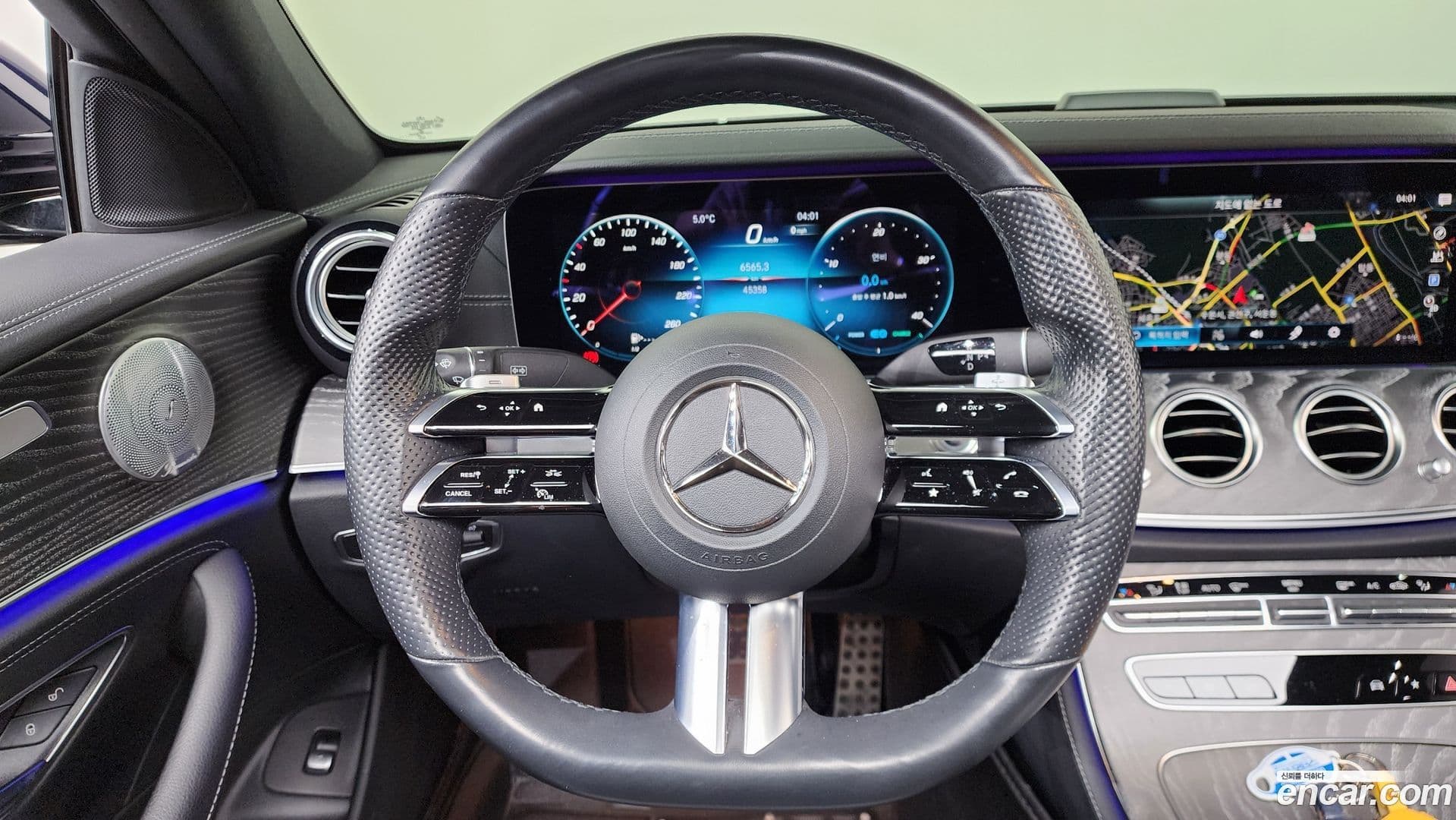 Main__Slider__Photo:E-Class Mercedes-Benz 2020.11-12