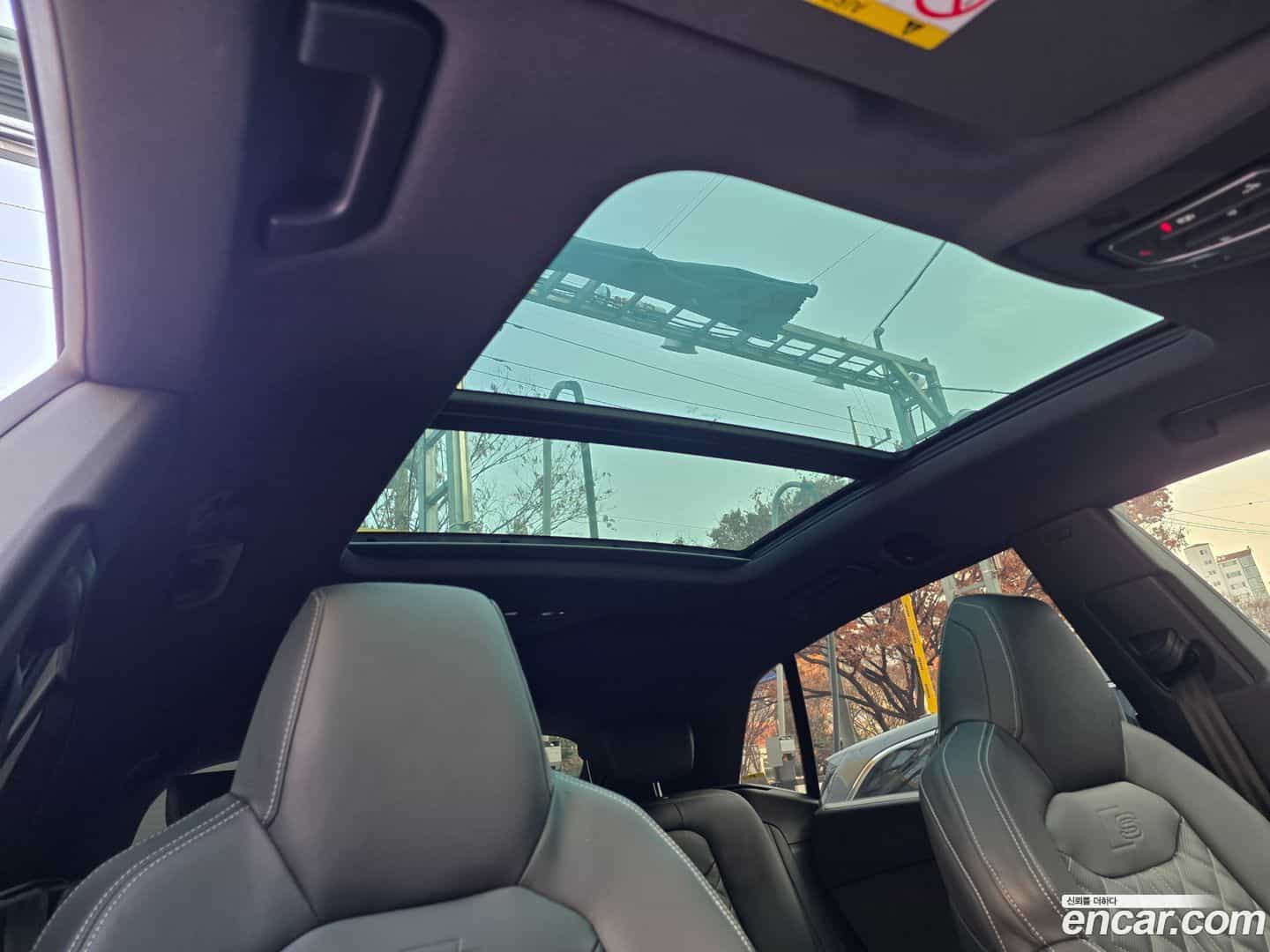 Q8 Audi 2023.11-INNER-007