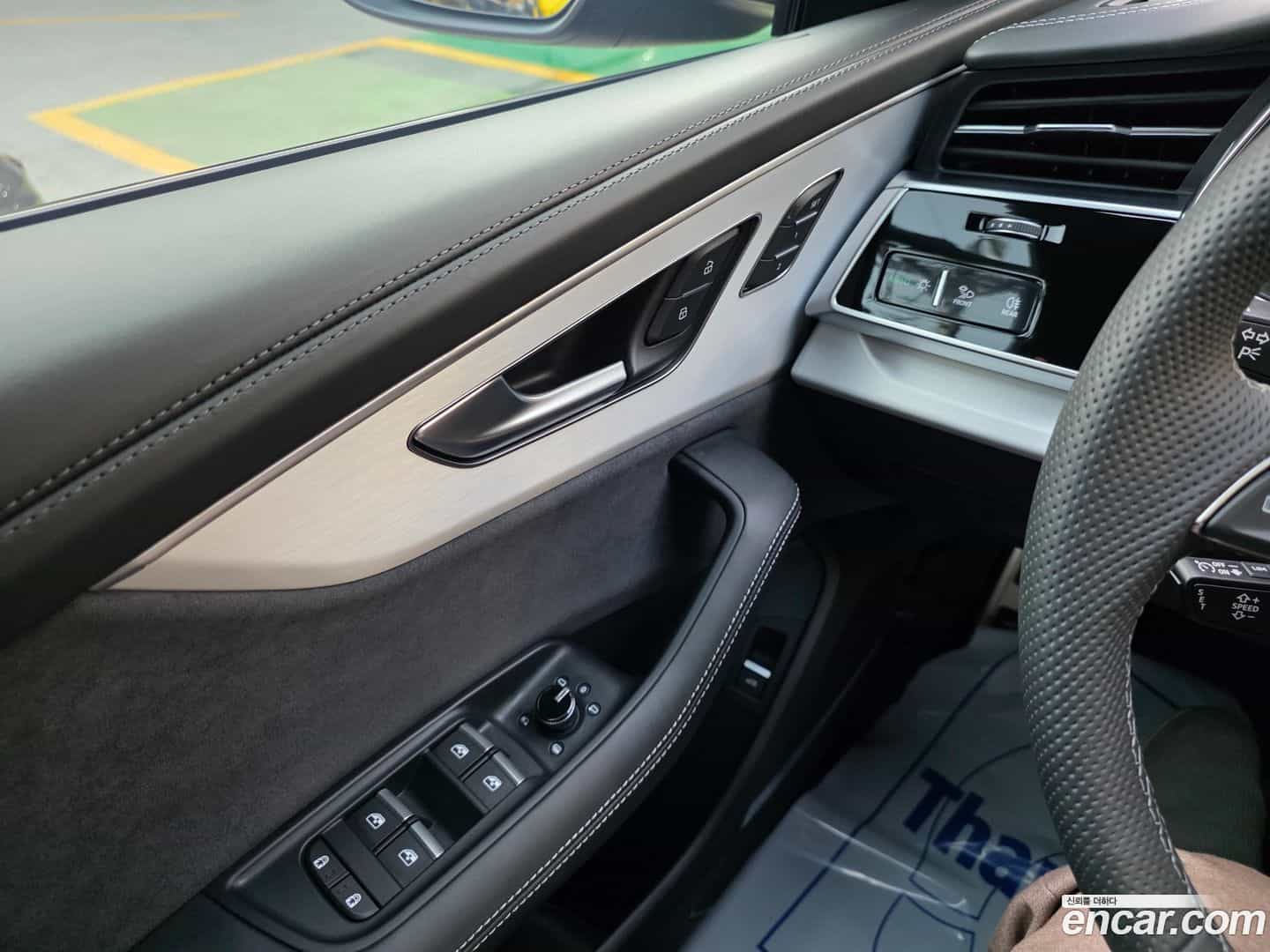 Q8 Audi 2023.11-OPTION-019