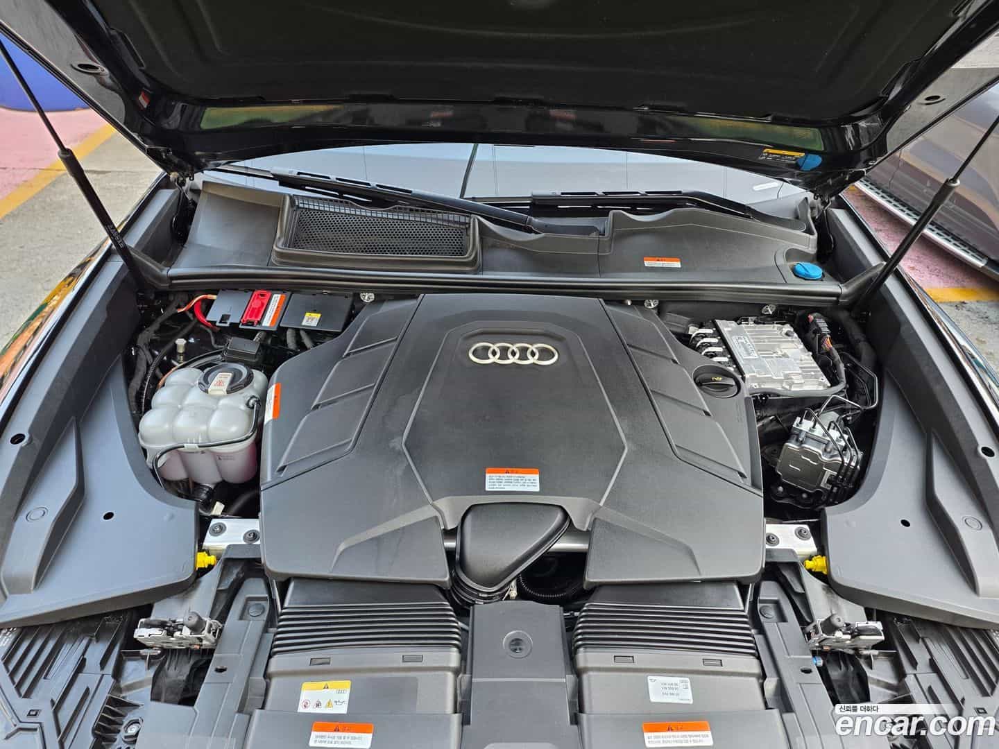 Q8 Audi 2023.11-OPTION-022