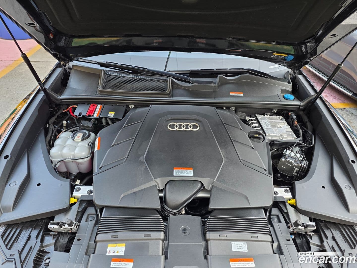 Main__Slider__Photo:Q8 Audi 2023.11-17