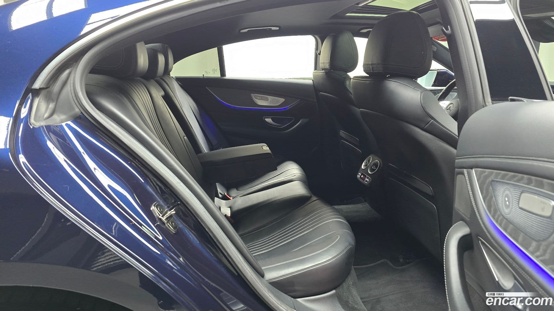 Main__Slider__Photo:CLS-Class Mercedes-Benz 2020.10-11