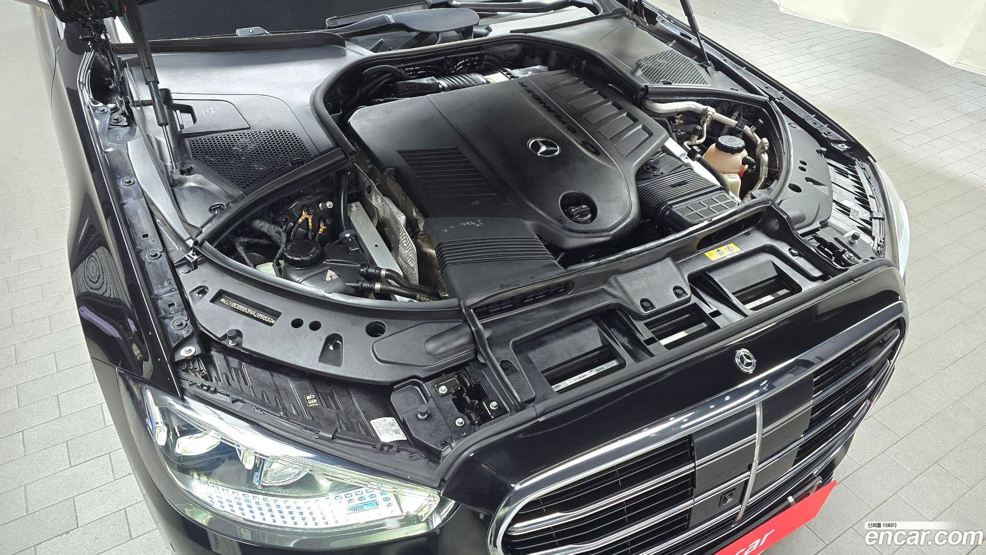 Main__Slider__Photo:S-Class Mercedes-Benz 2022.9-5