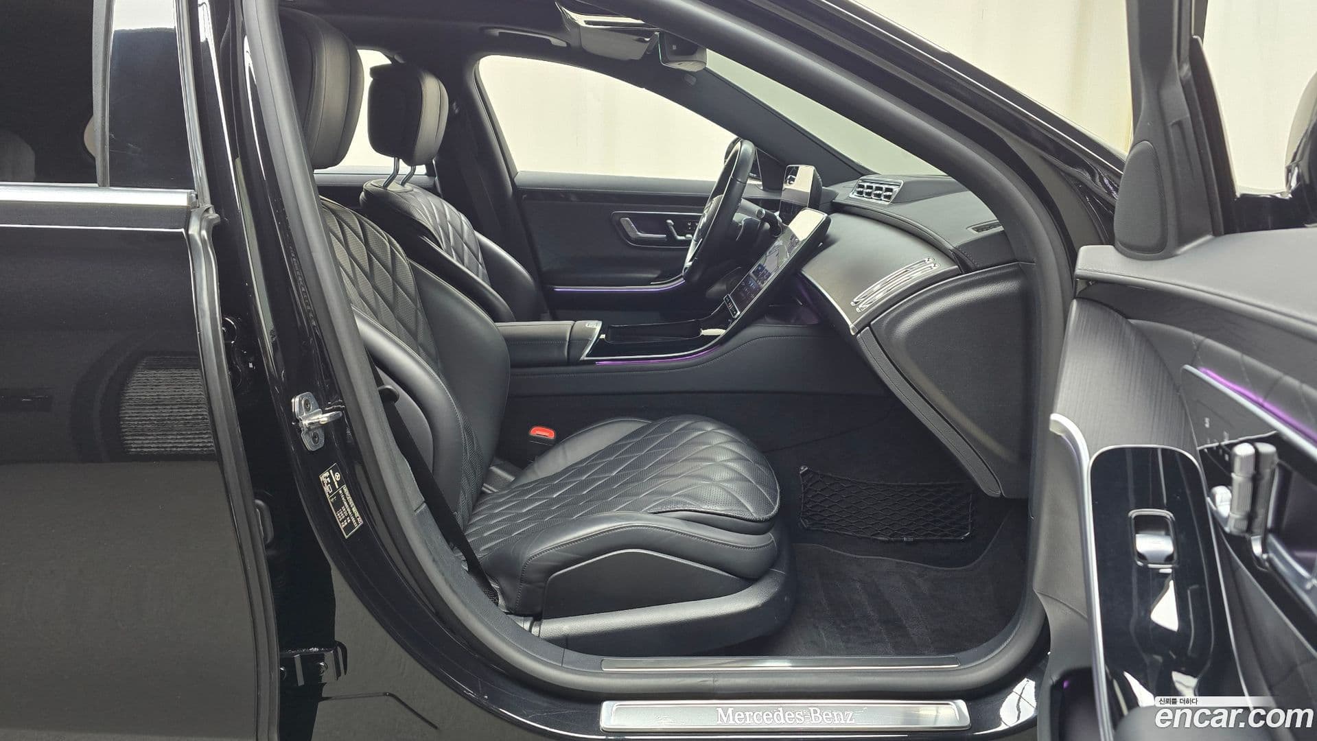 Main__Slider__Photo:S-Class Mercedes-Benz 2022.9-9