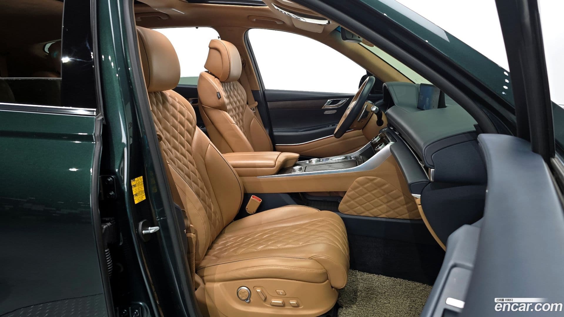 Main__Slider__Photo:GV80 Genesis 2021.10-9