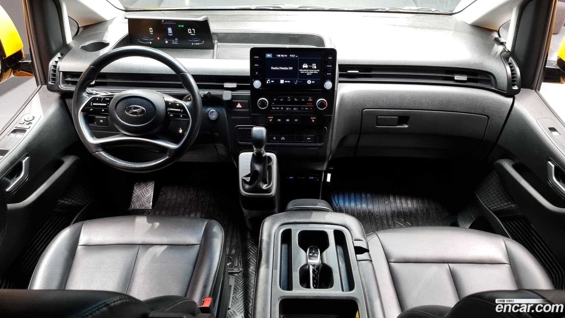 Main__Slider__Photo:Staria Hyundai 2022.5-6