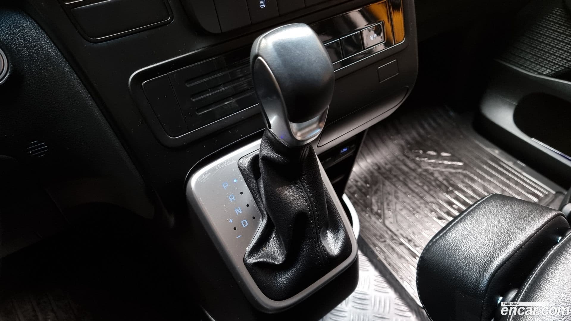 Main__Slider__Photo:Staria Hyundai 2022.5-8