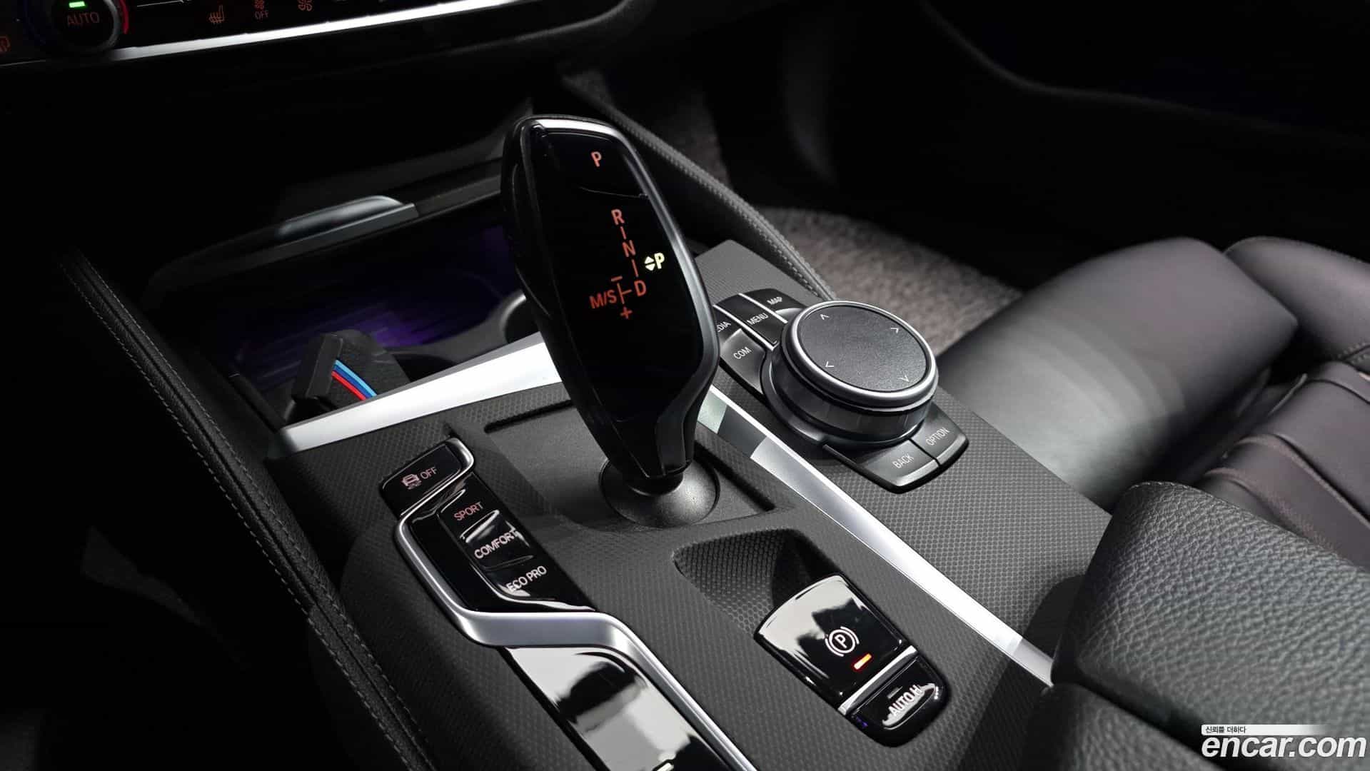 5-Series BMW 2022.6-INNER-009