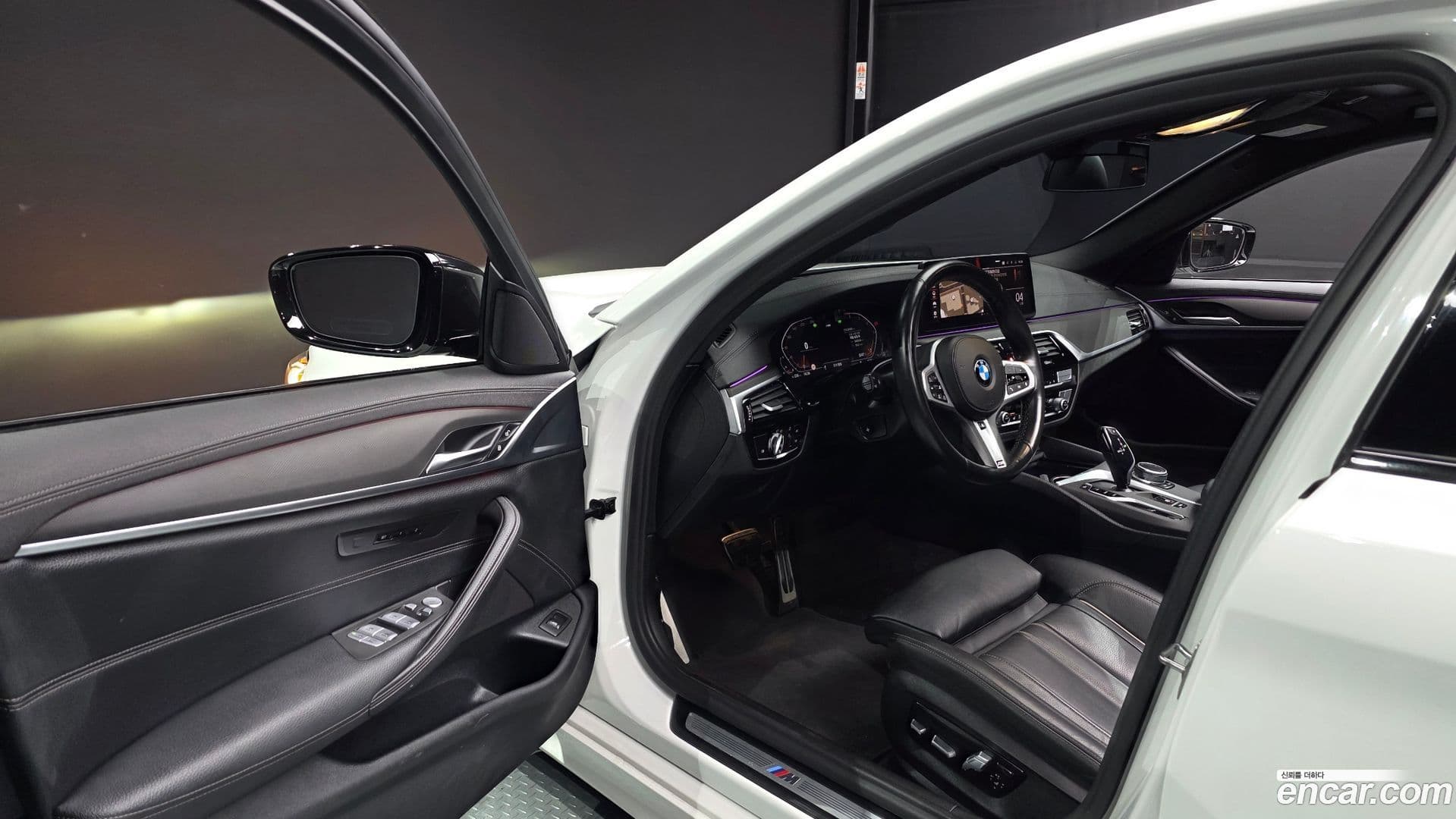 Main__Slider__Photo:5-Series BMW 2022.6-11