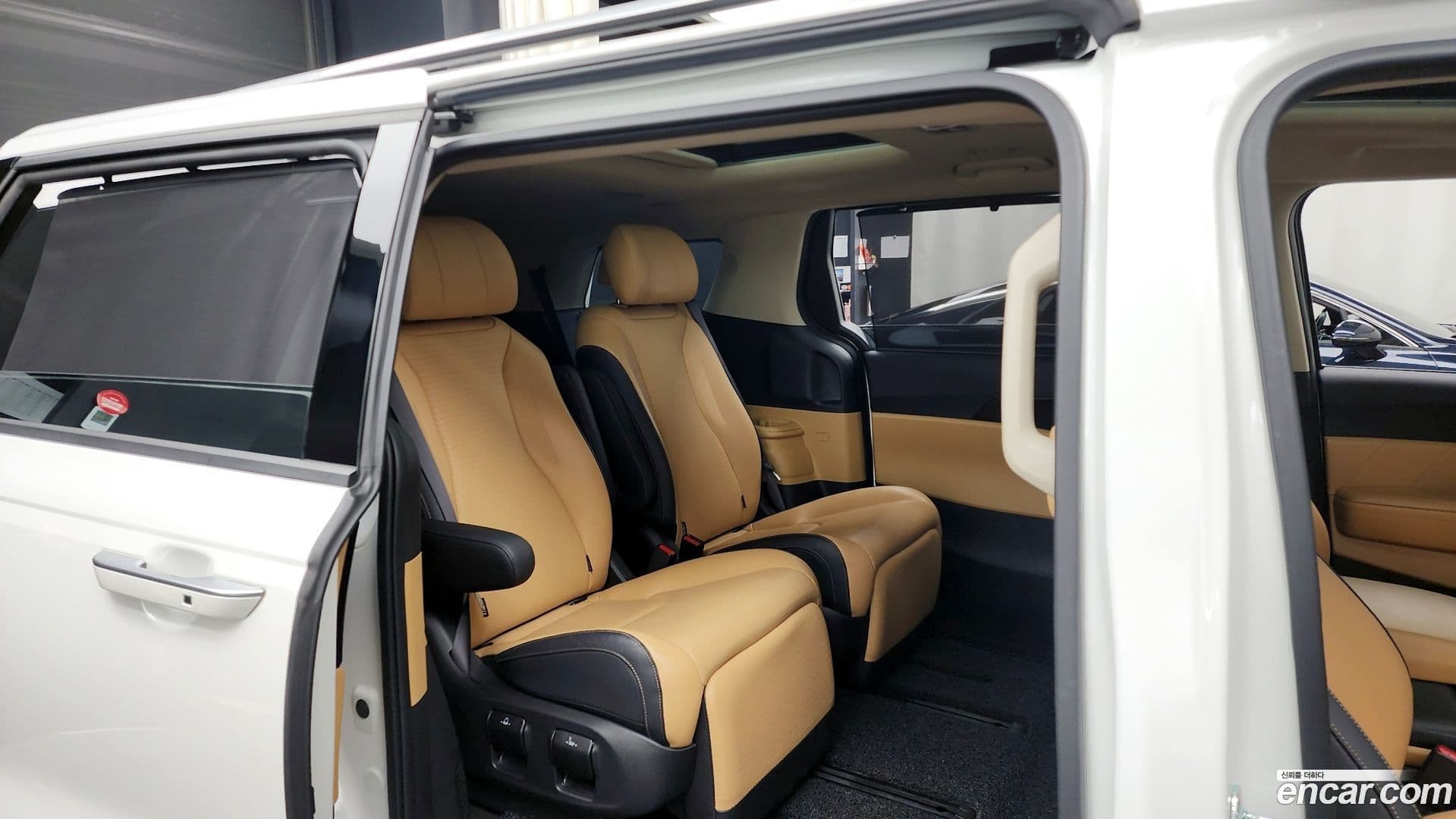 Main__Slider__Photo:Canival Kia 2022.3-11