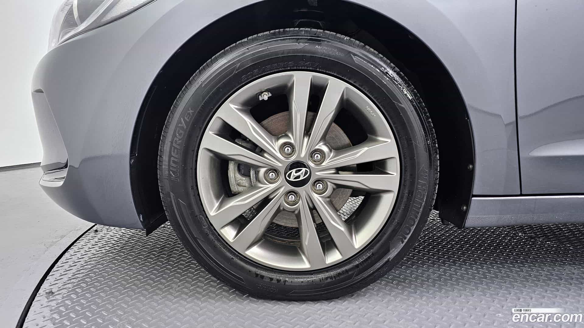 AVANTE Hyundai 2015.9-OUTER-005