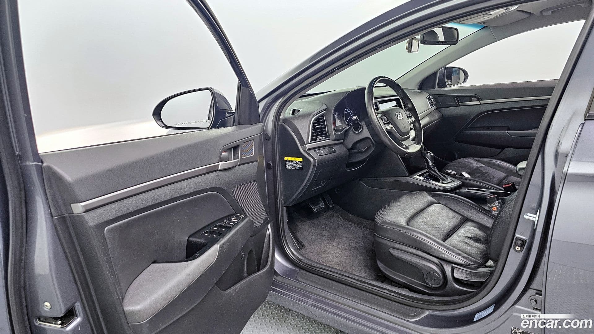 Main__Slider__Photo:AVANTE Hyundai 2015.9-9