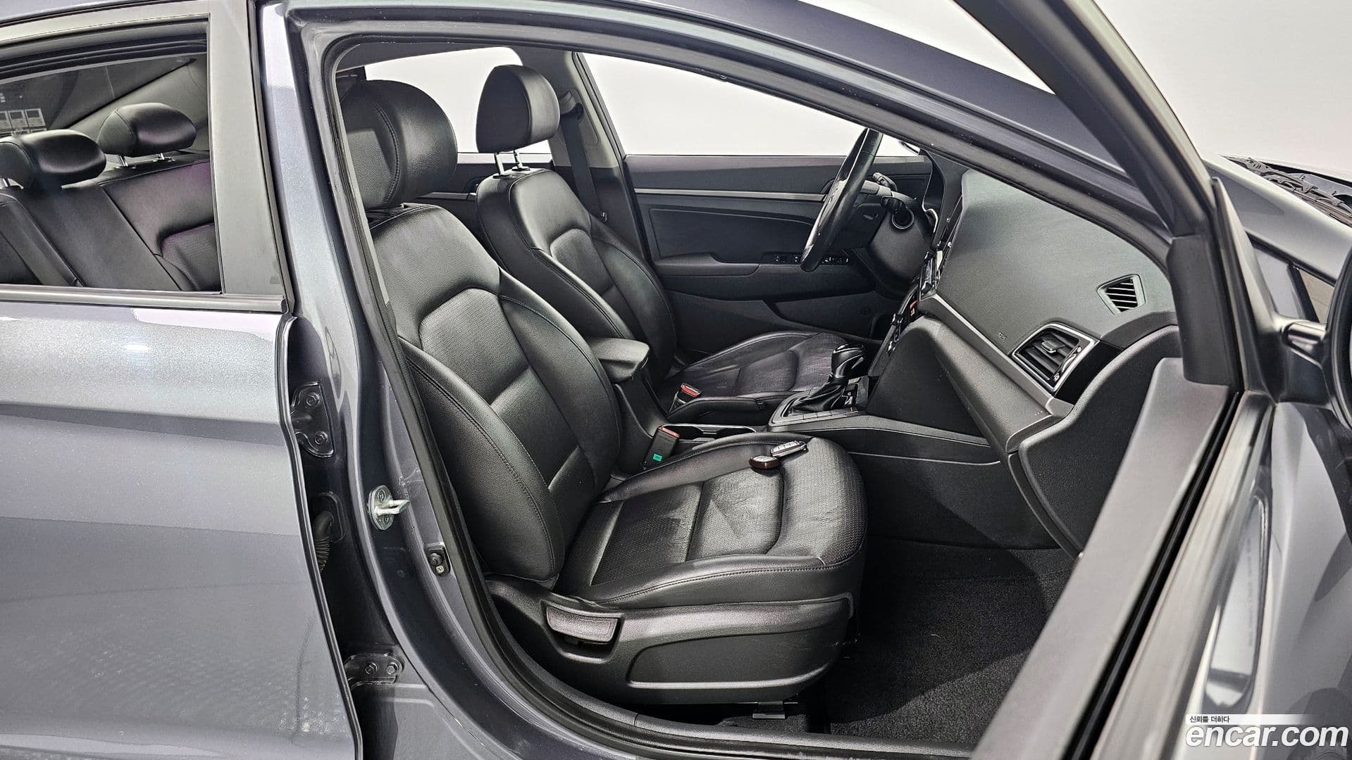 Main__Slider__Photo:AVANTE Hyundai 2015.9-11