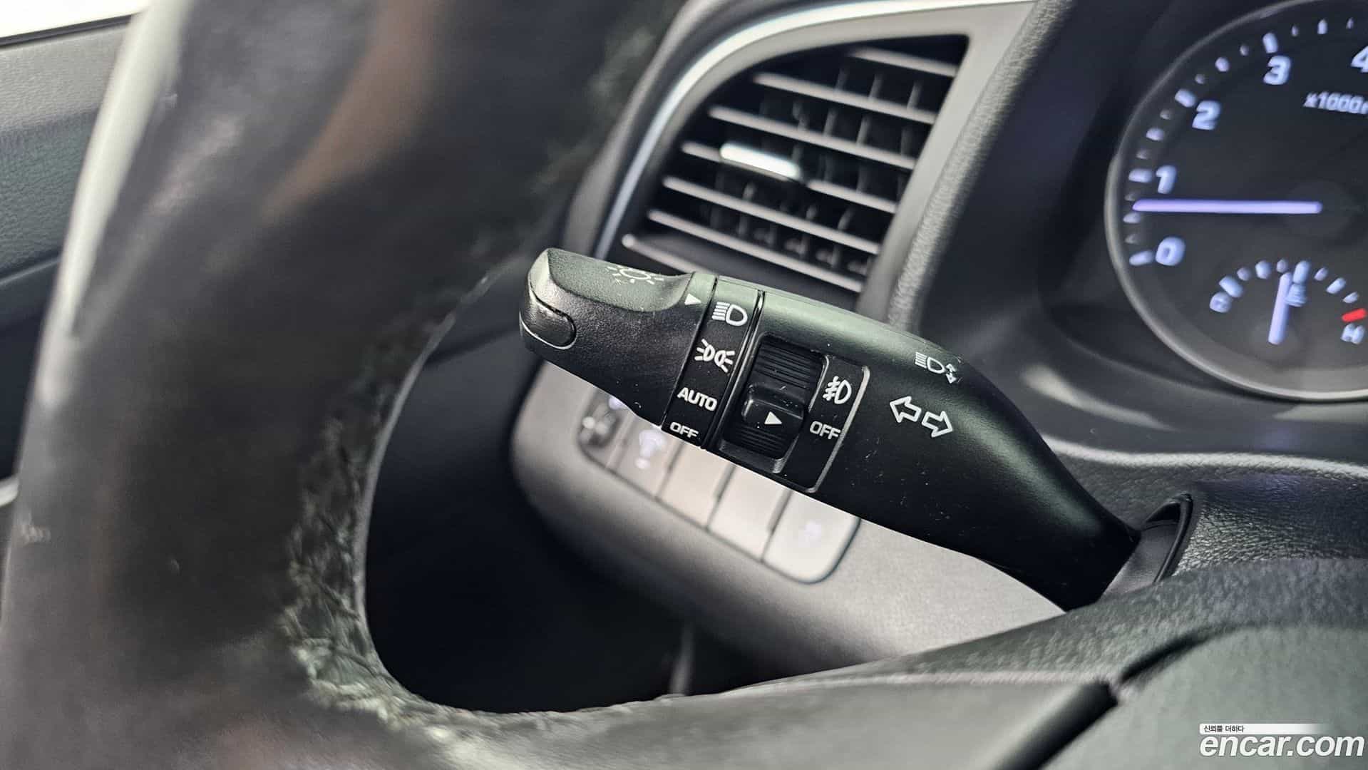 AVANTE Hyundai 2015.9-OPTION-019