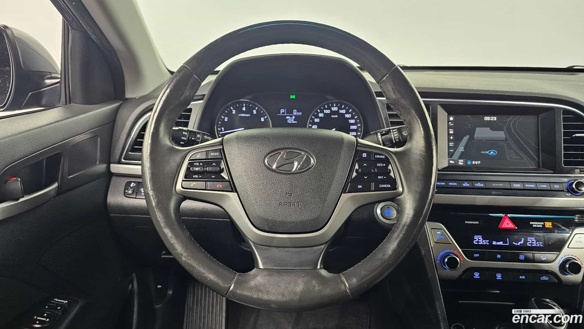 AVANTE Hyundai 2015.9-OPTION-020
