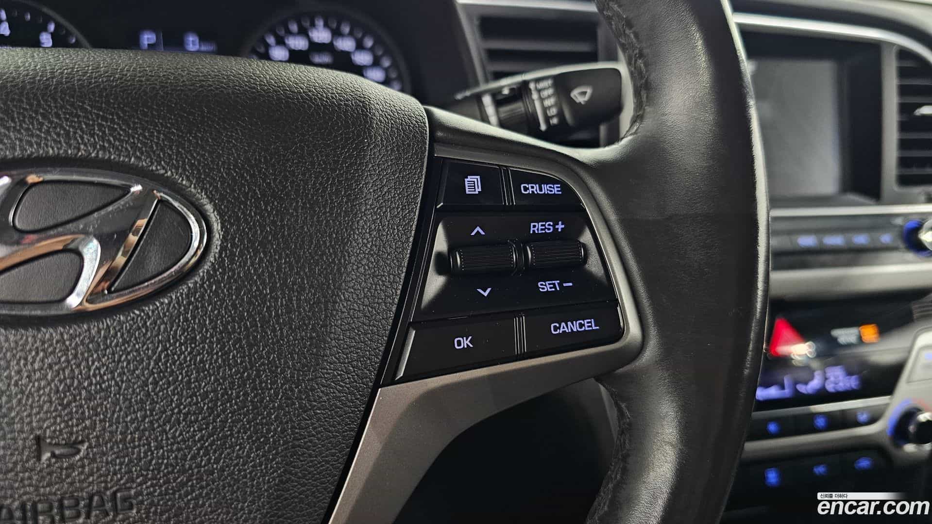 AVANTE Hyundai 2015.9-OPTION-021