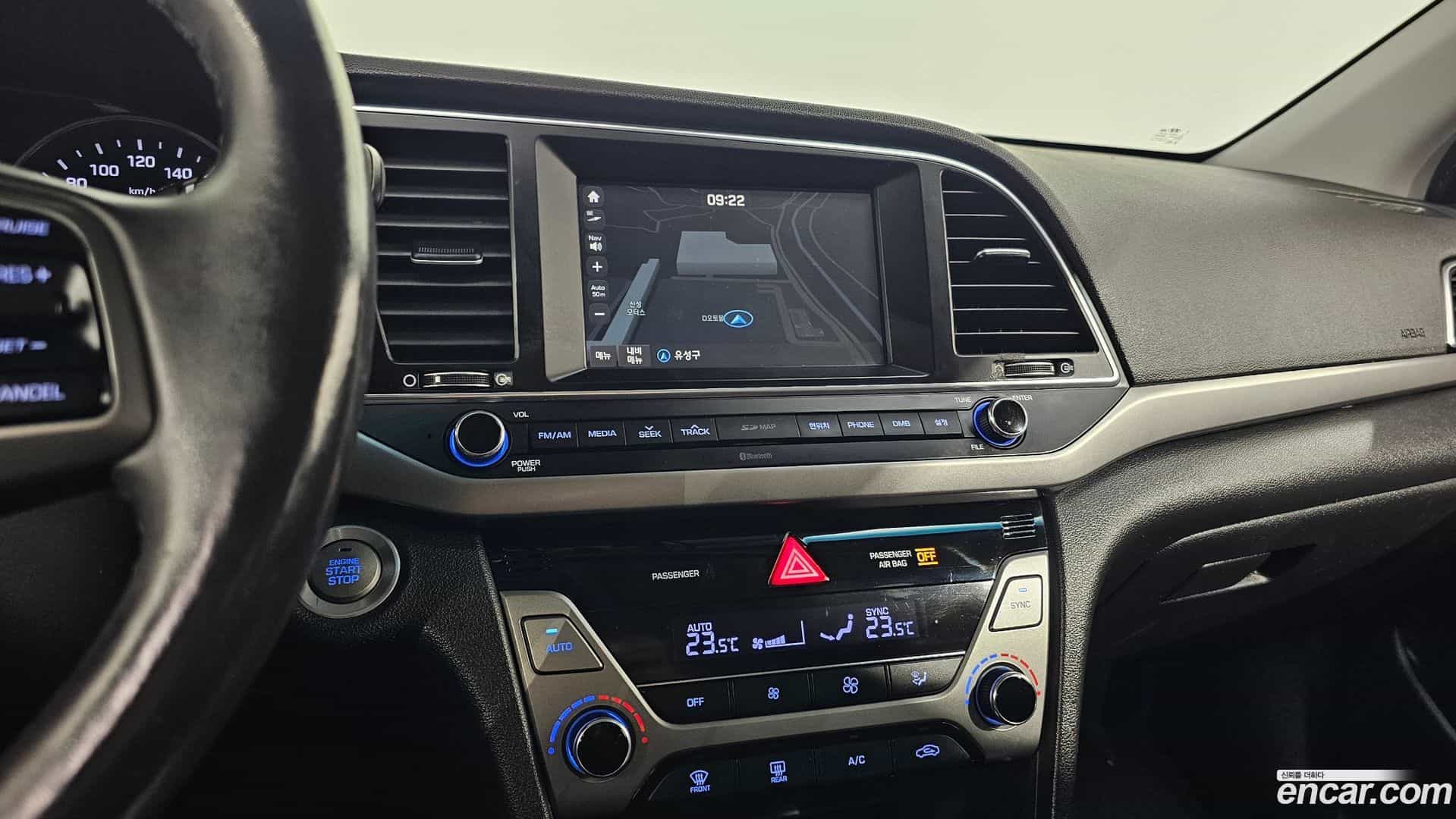 AVANTE Hyundai 2015.9-OPTION-022