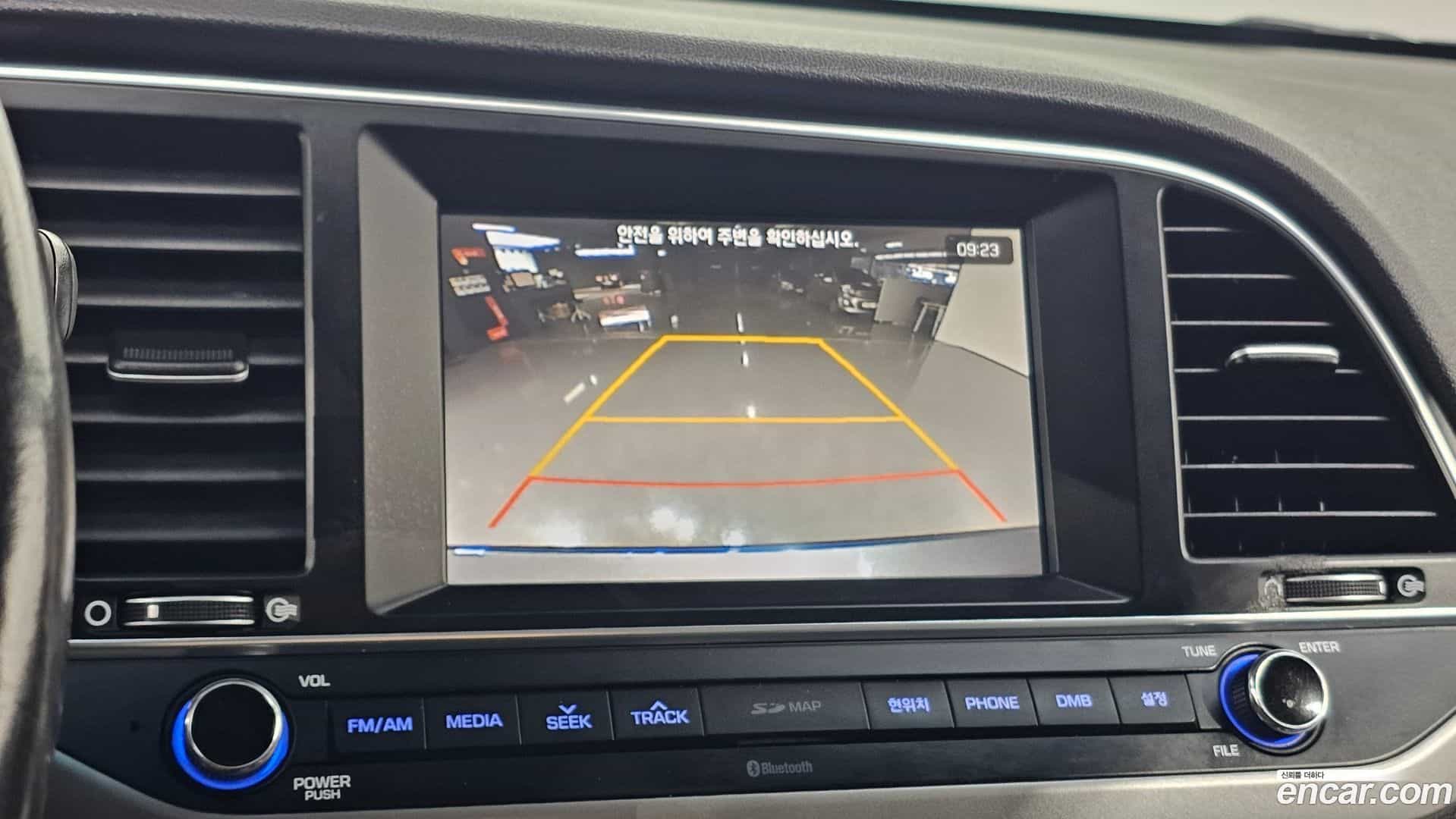 AVANTE Hyundai 2015.9-OPTION-023