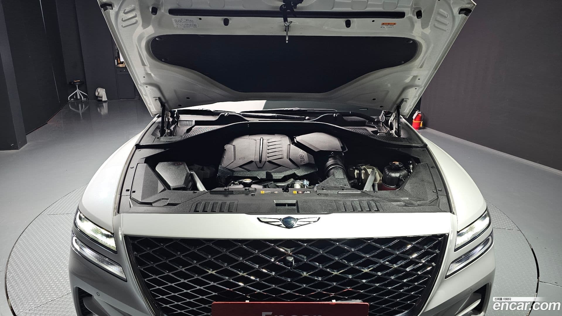 Main__Slider__Photo:GV80 Genesis 2022.10-5