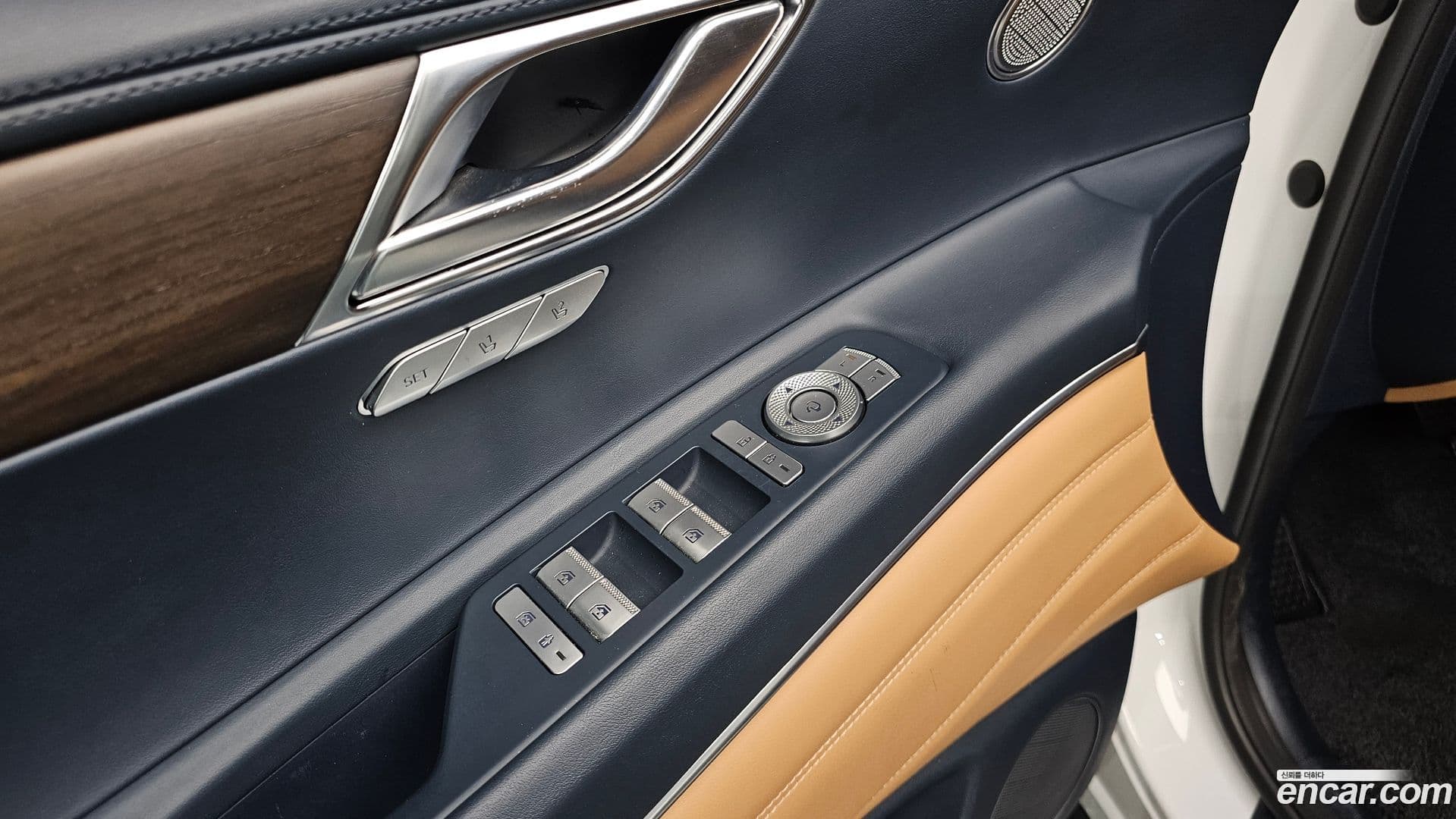 Main__Slider__Photo:GV80 Genesis 2022.10-17