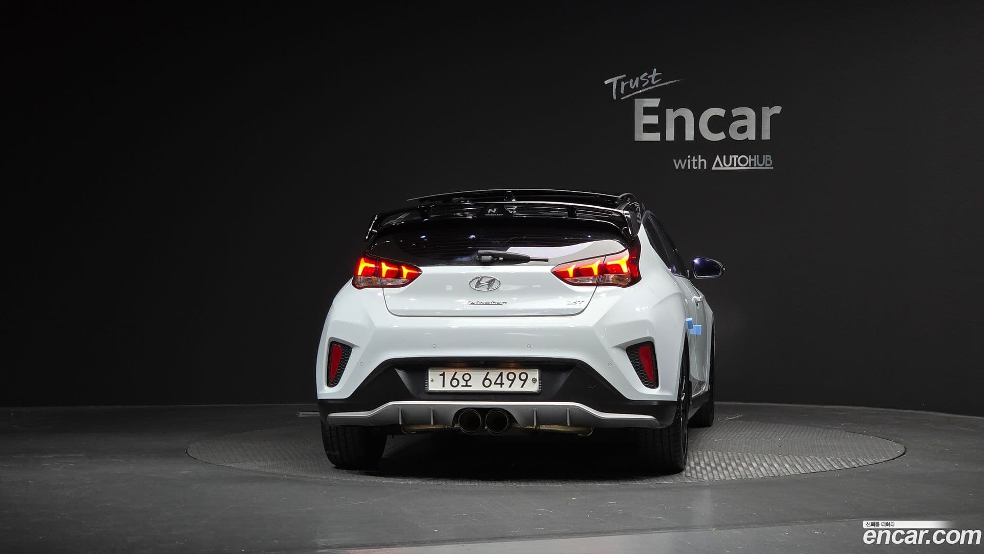Main__Slider__Photo:Veloster Hyundai 2019.5-3