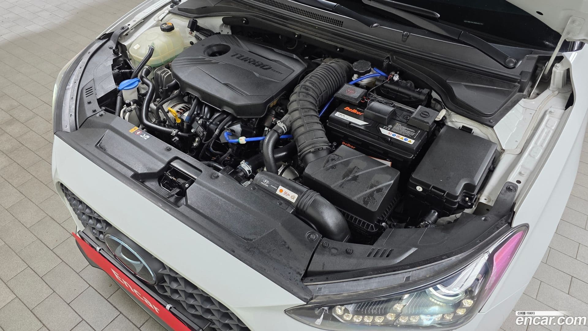 Main__Slider__Photo:Veloster Hyundai 2019.5-5