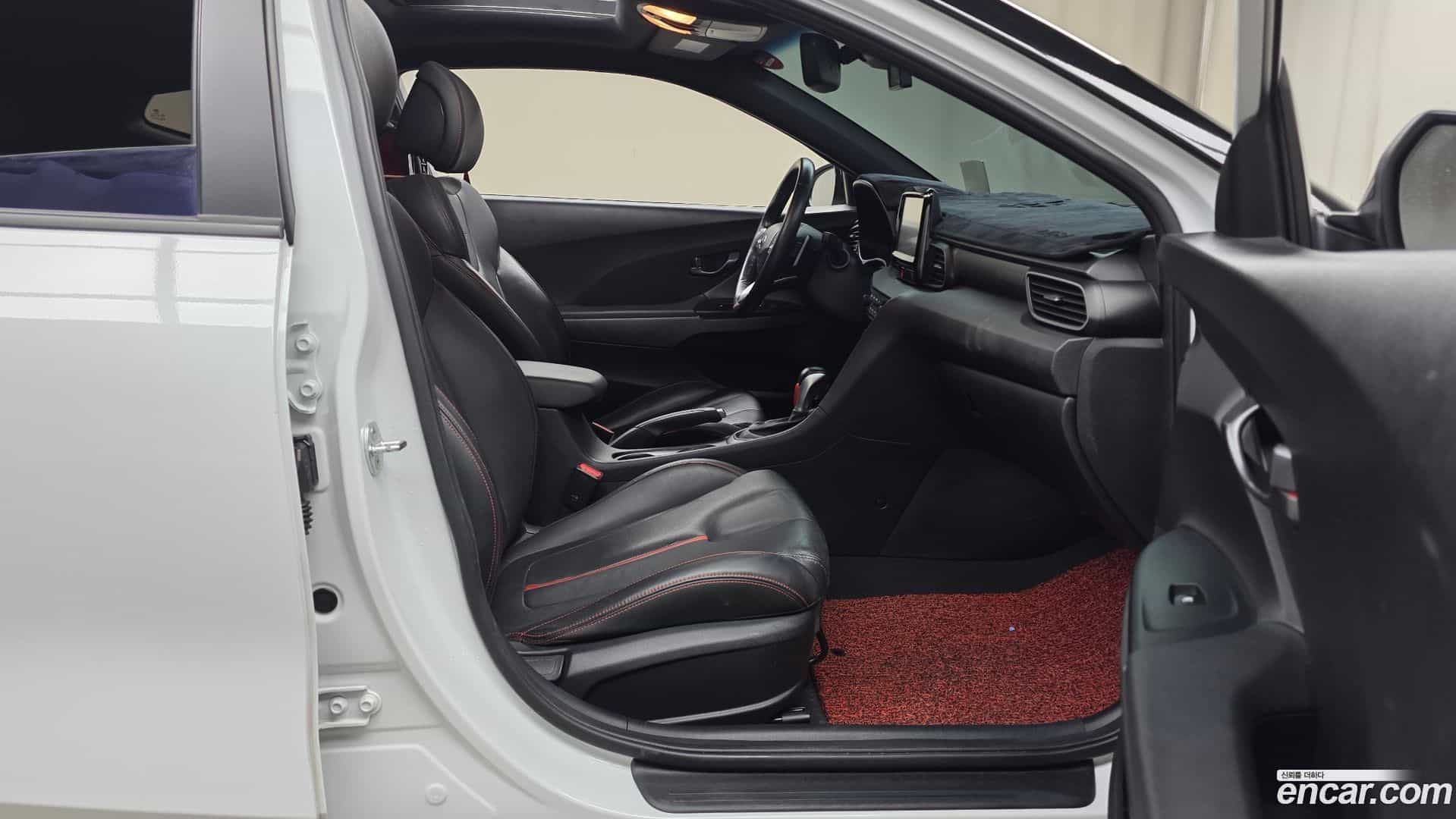 Veloster Hyundai 2019.5-OPTION-015