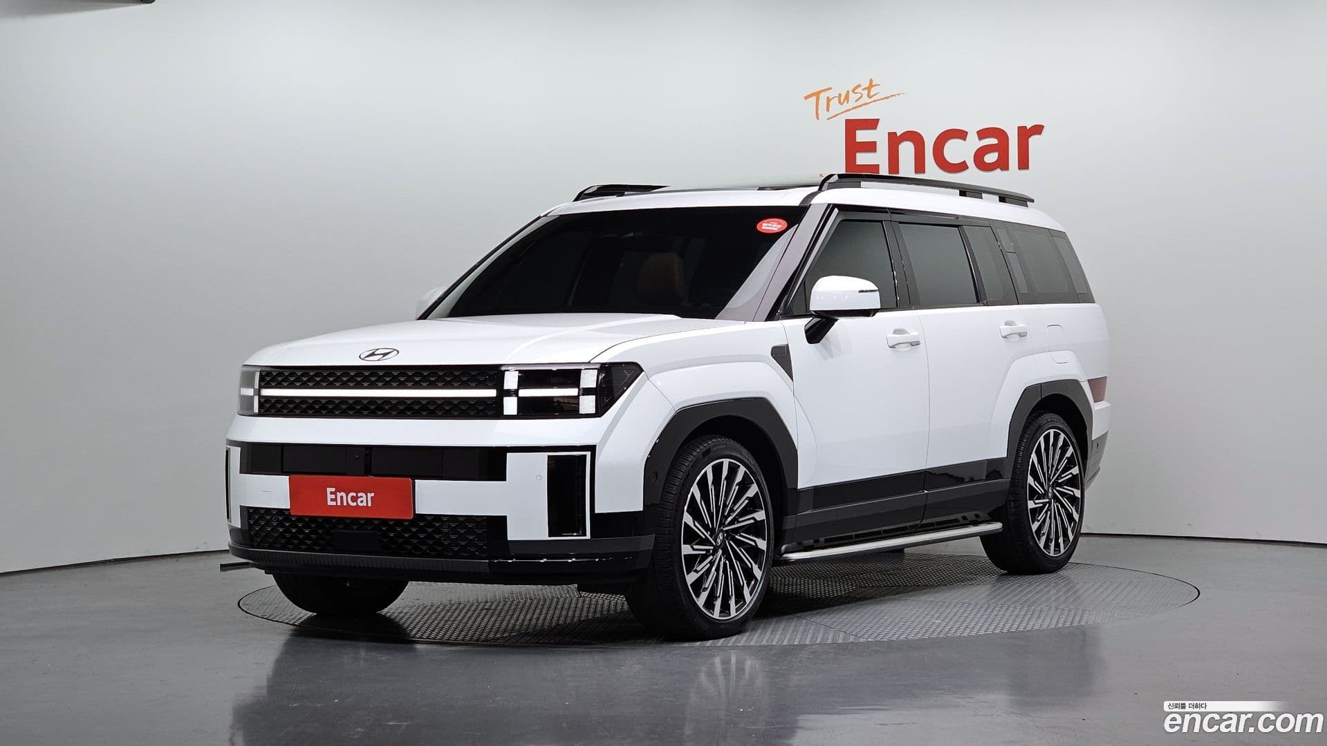 Main__Slider__Photo:Santafe Hyundai 2023.8-0