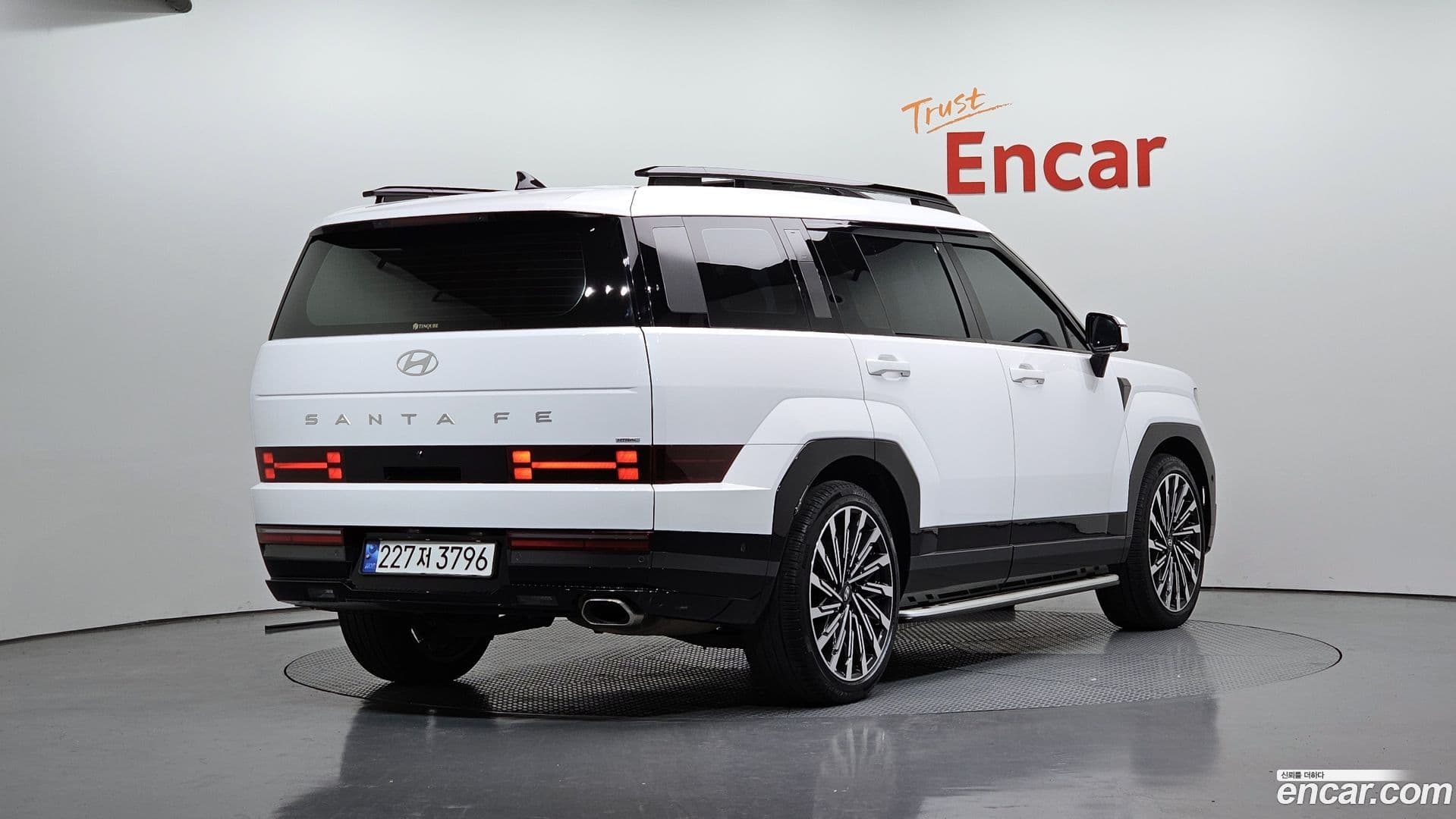 Main__Slider__Photo:Santafe Hyundai 2023.8-1