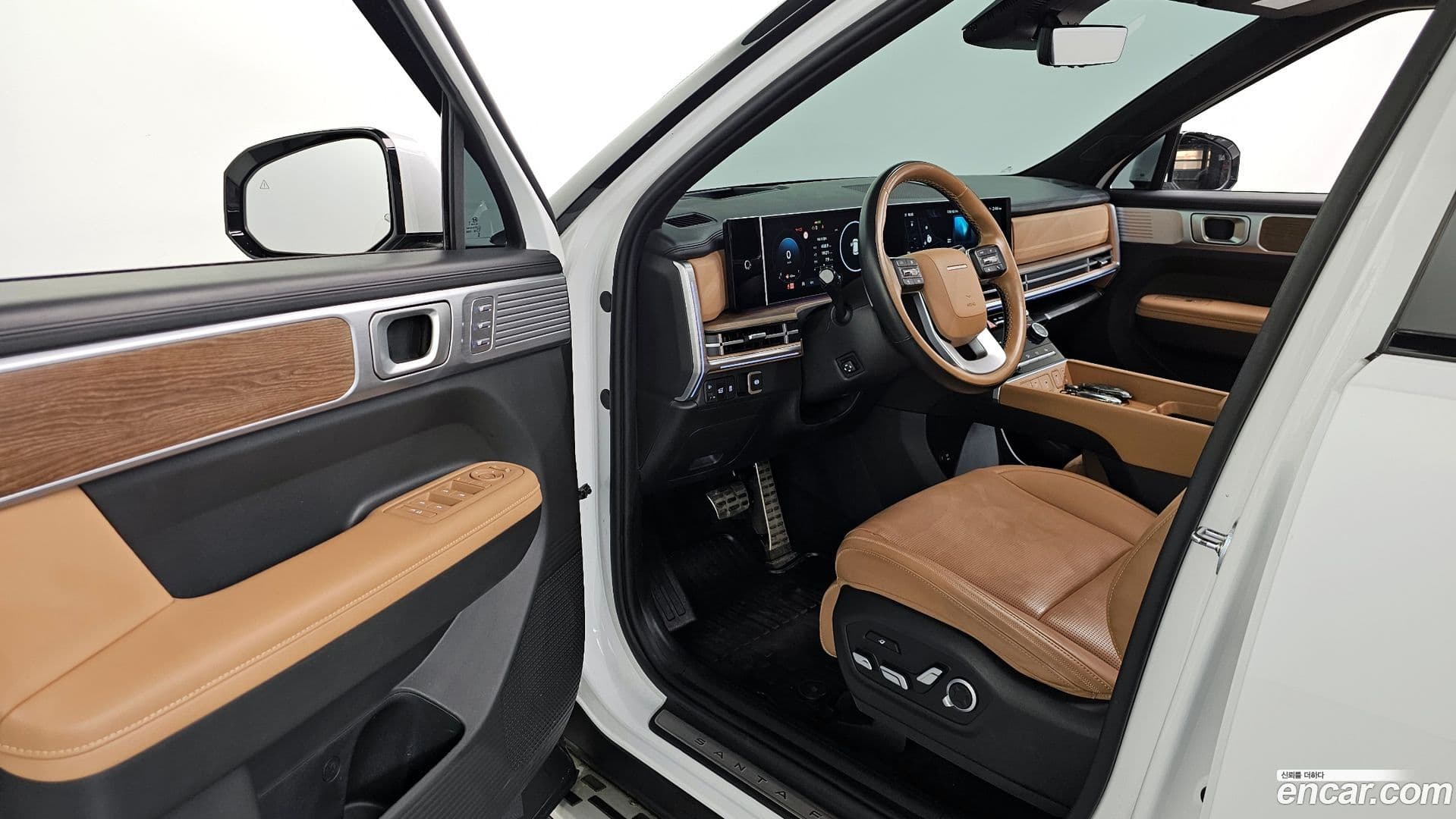 Main__Slider__Photo:Santafe Hyundai 2023.8-10