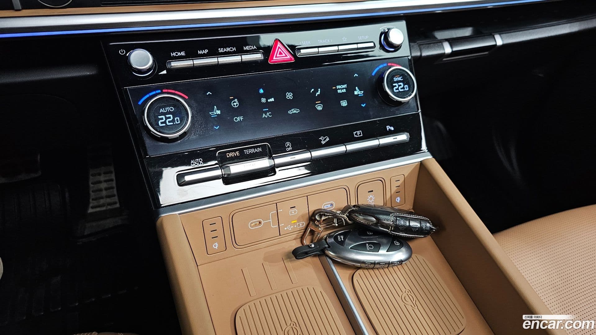 Main__Slider__Photo:Santafe Hyundai 2023.8-16